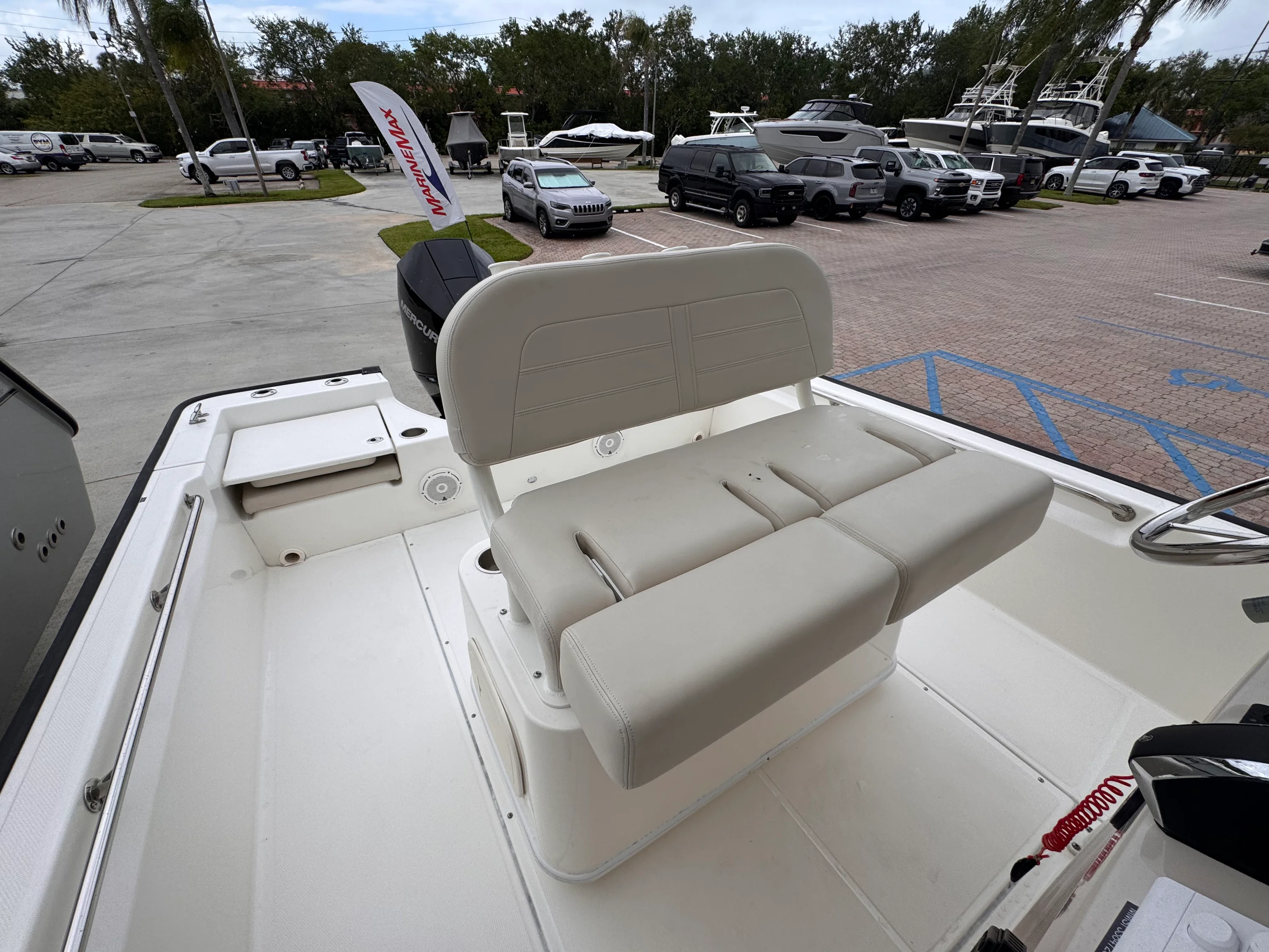 2023 Boston Whaler 210 Montauk Image Thumbnail #14