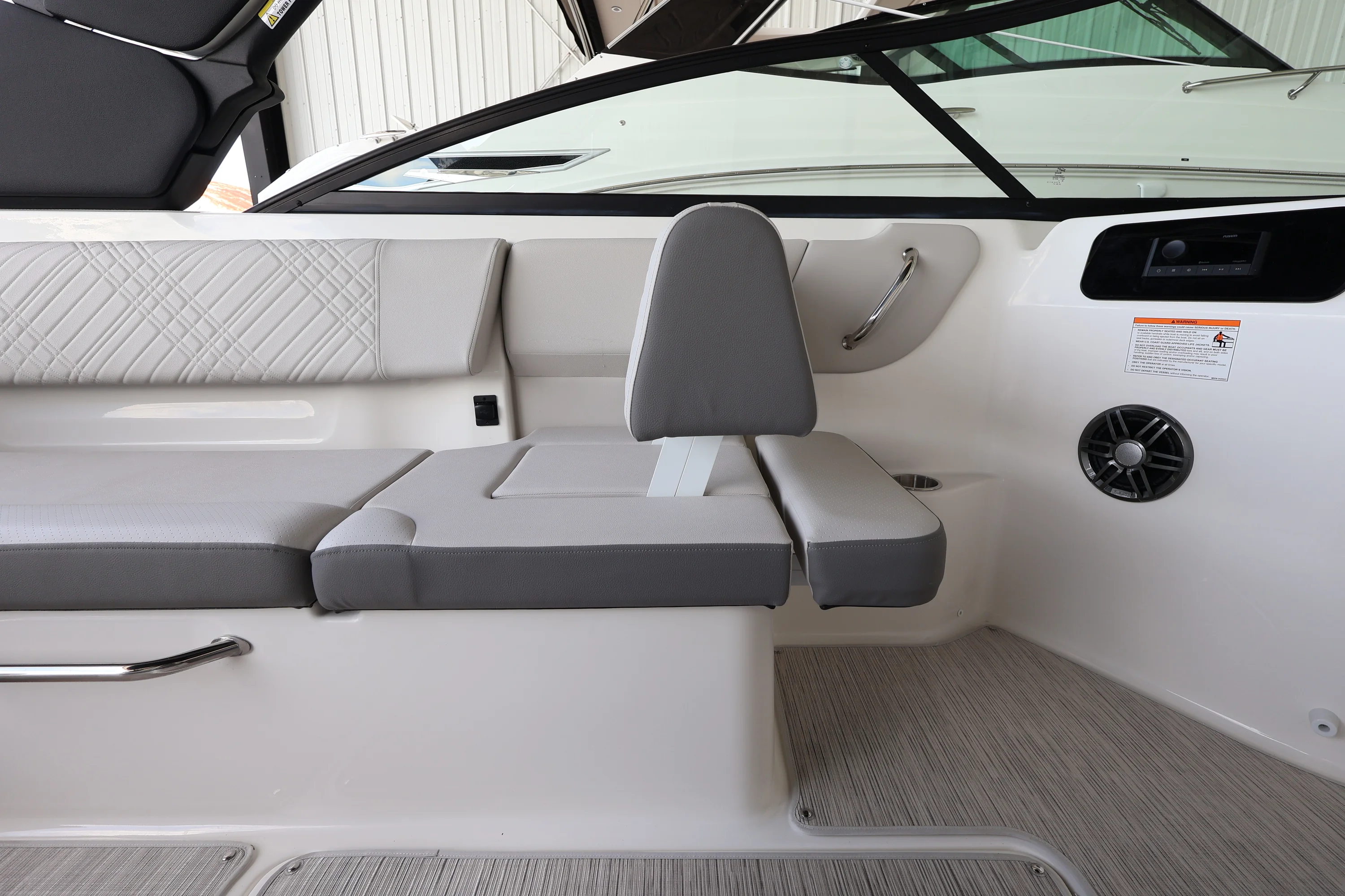 2026 Sea Ray SDX 250 Outboard Image Thumbnail #17