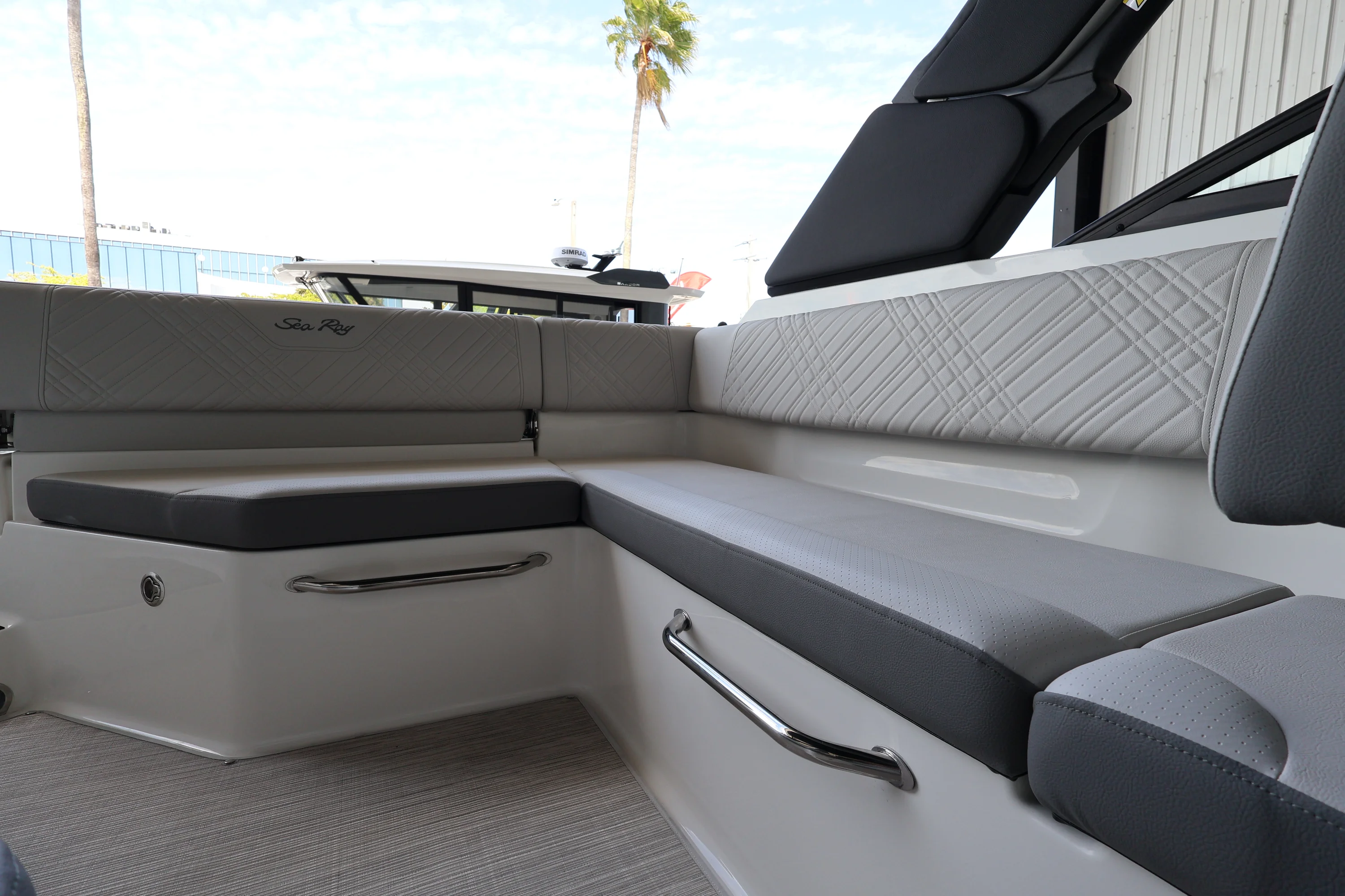 2026 Sea Ray SDX 250 Outboard Image Thumbnail #12