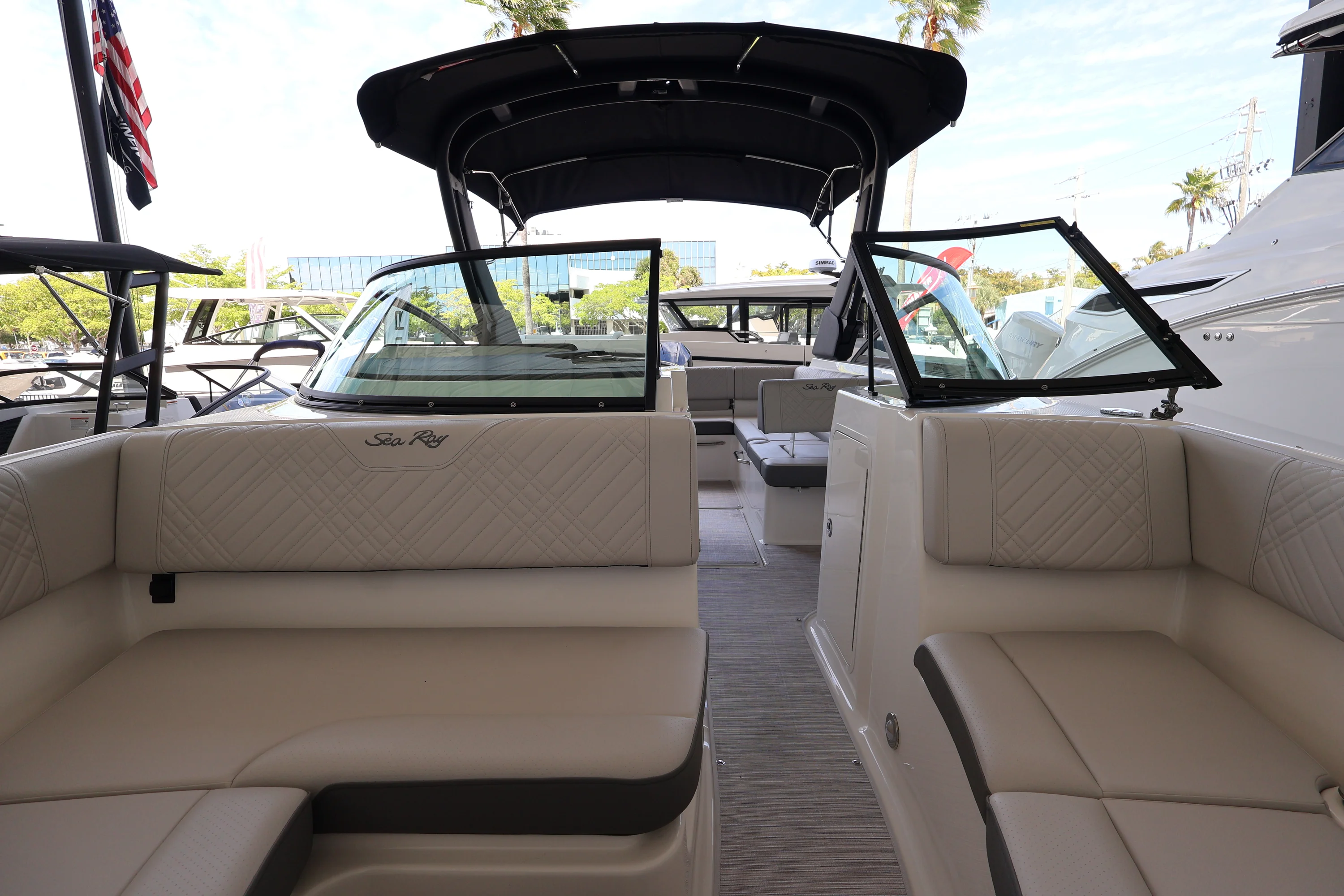 2026 Sea Ray SDX 250 Outboard Image Thumbnail #32