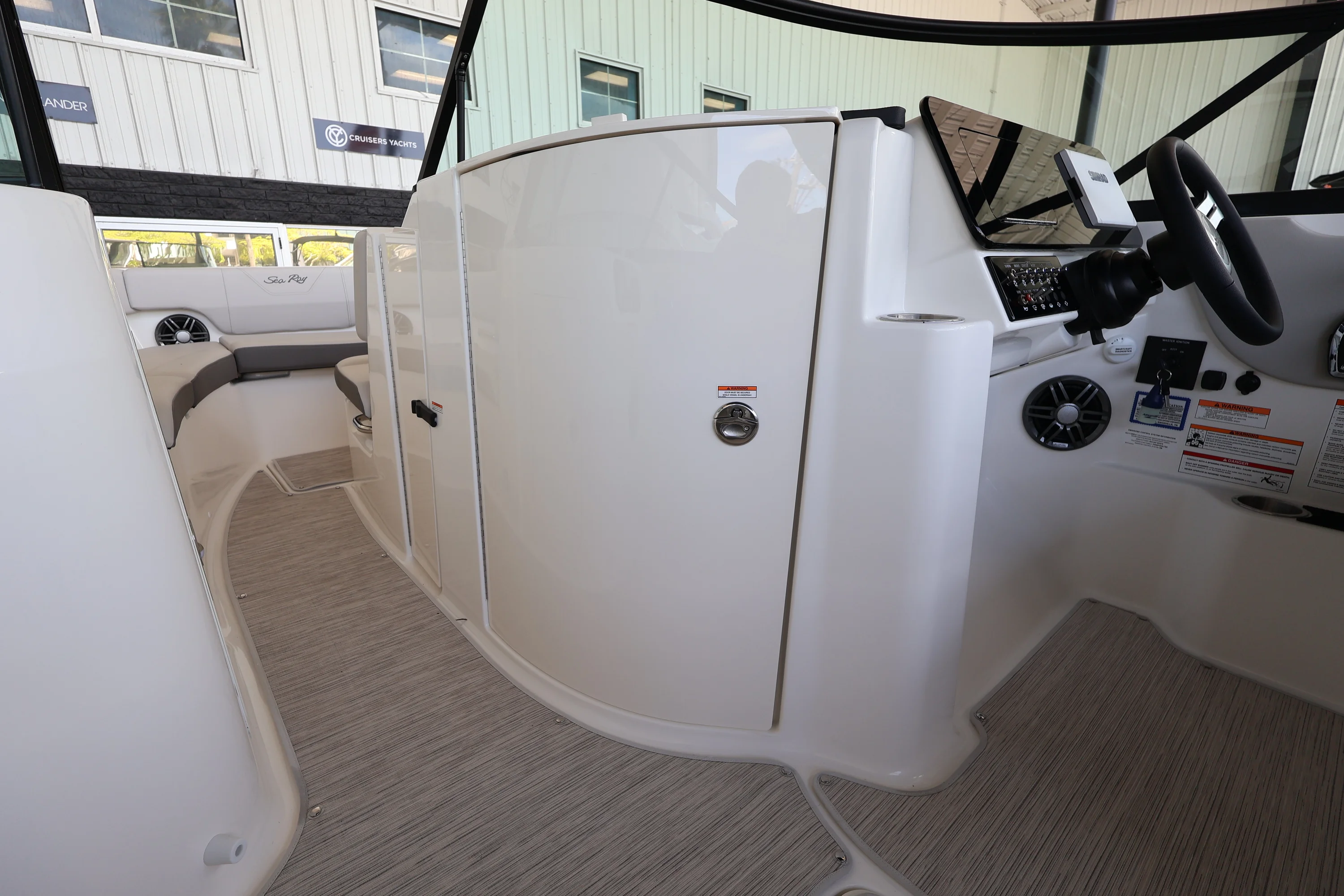 2026 Sea Ray SDX 250 Outboard Image Thumbnail #23