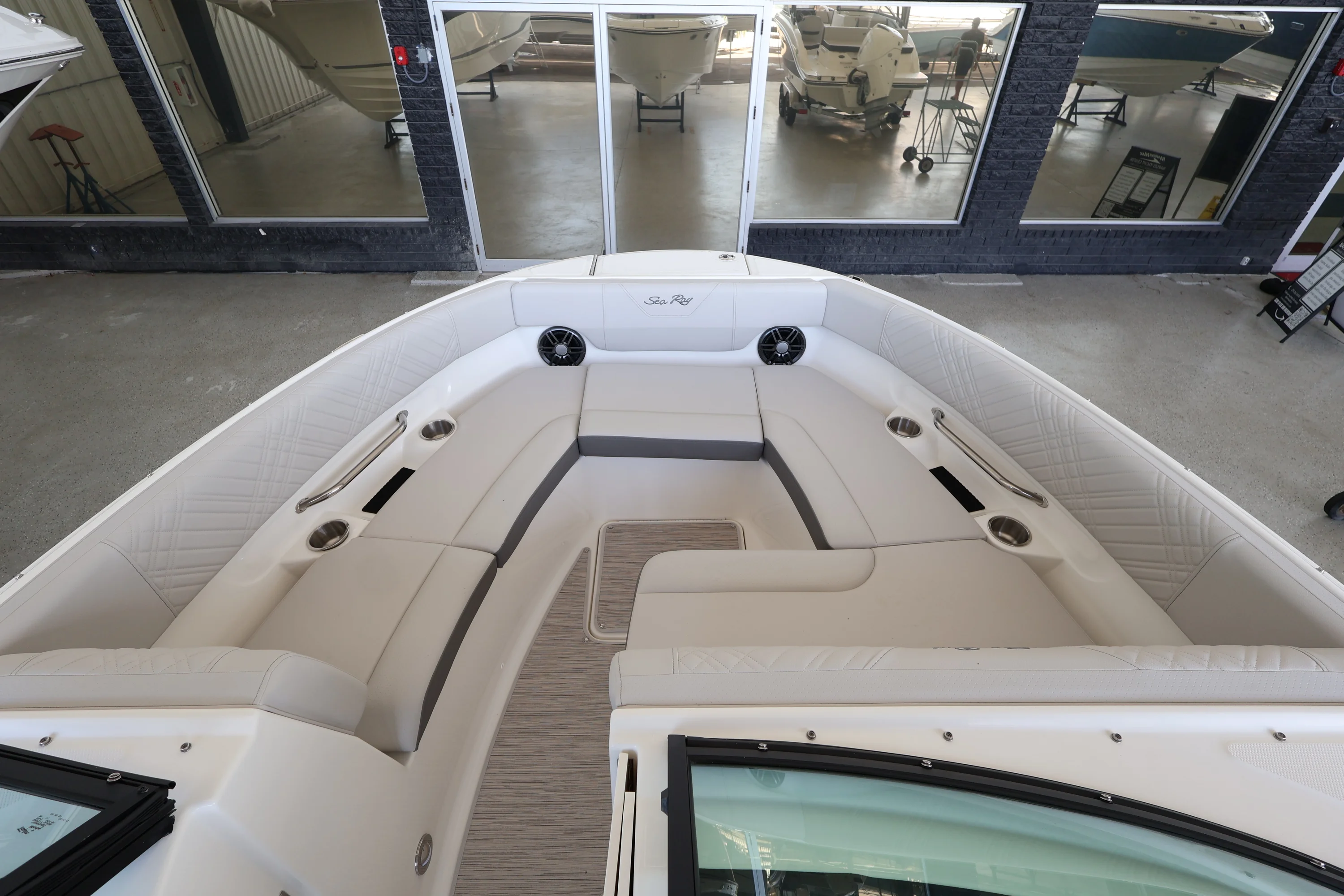 2026 Sea Ray SDX 250 Outboard Image Thumbnail #28