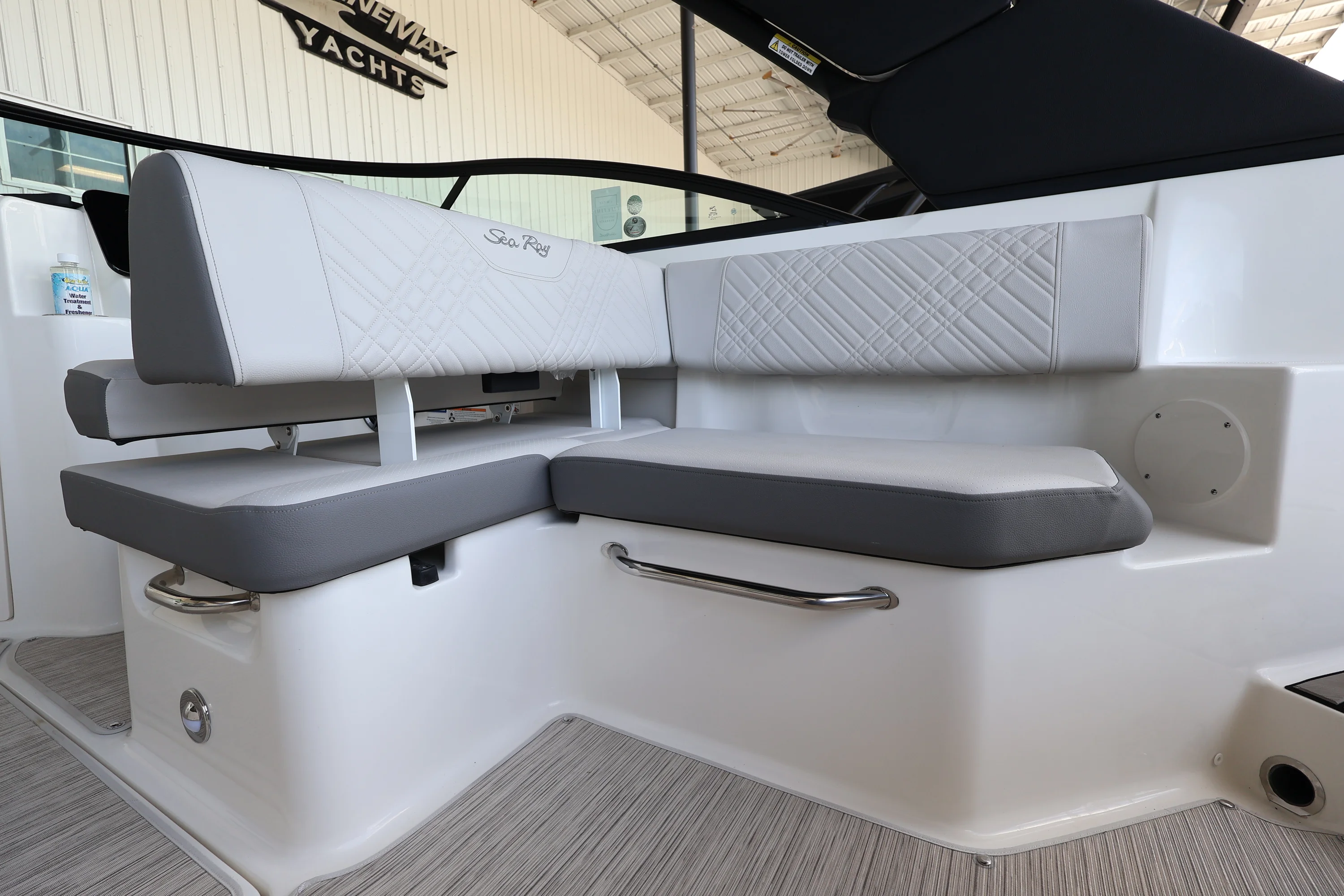 2026 Sea Ray SDX 250 Outboard Image Thumbnail #13