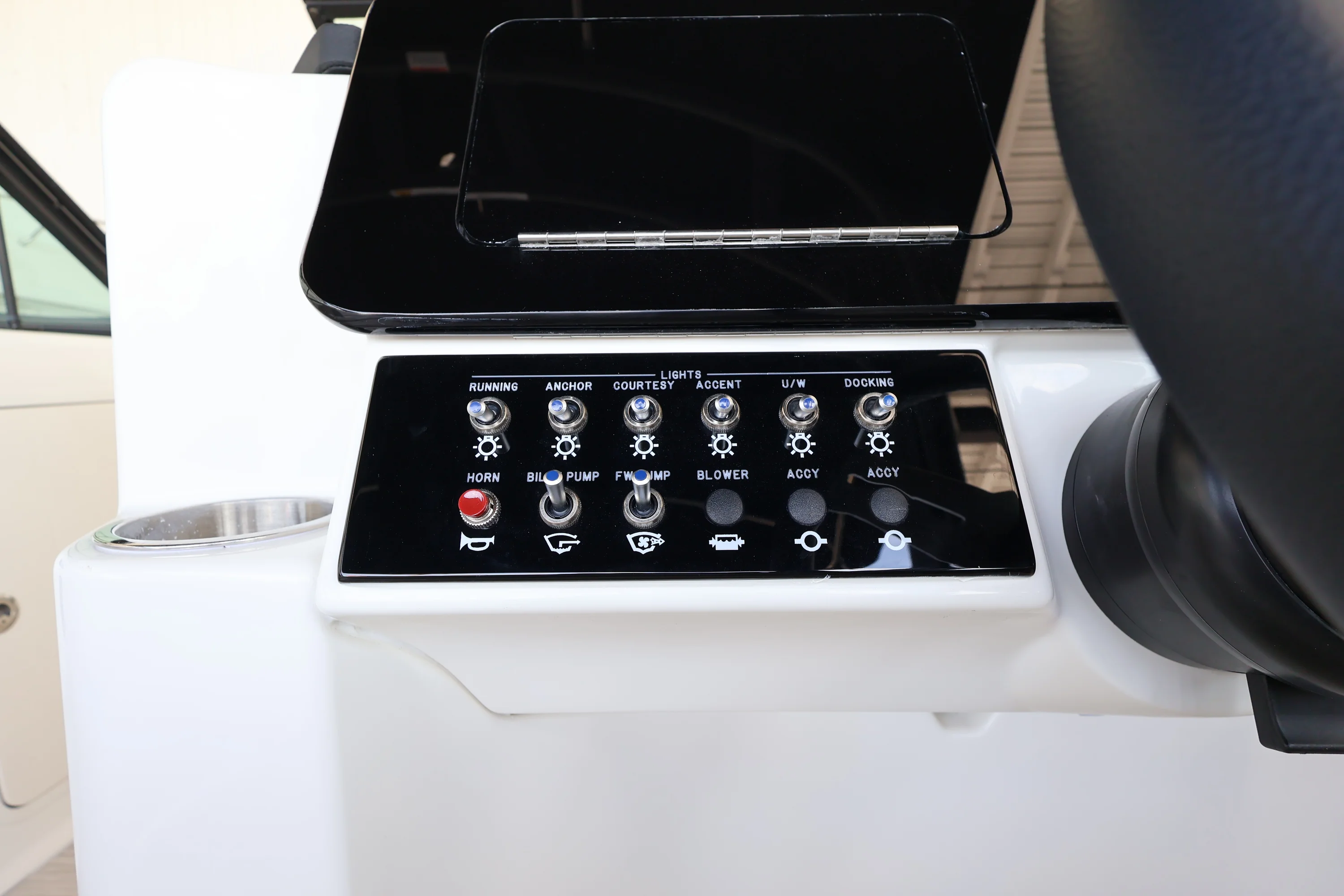 2026 Sea Ray SDX 250 Outboard Image Thumbnail #22