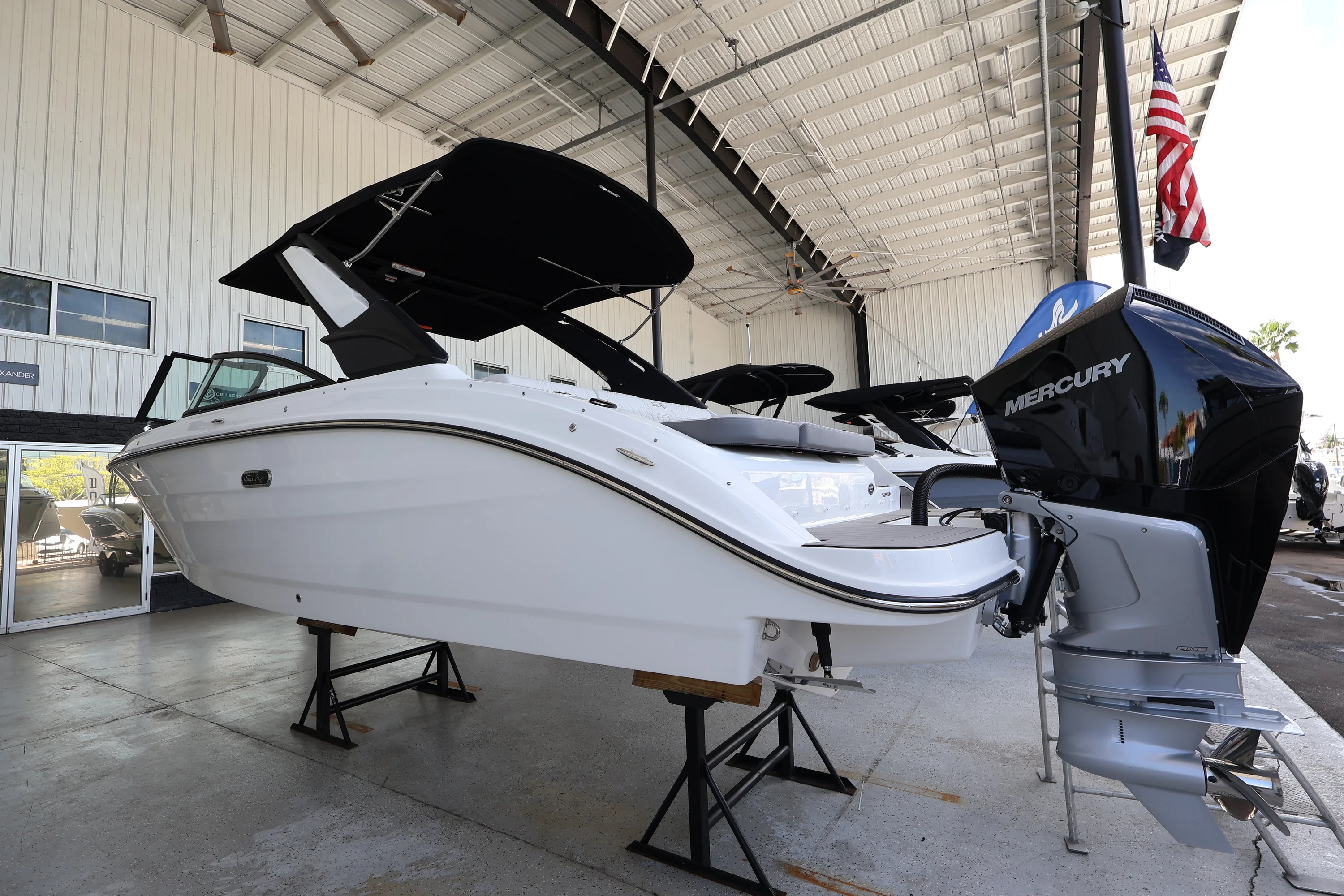 2026 Sea Ray SDX 250 Outboard Image Thumbnail #4