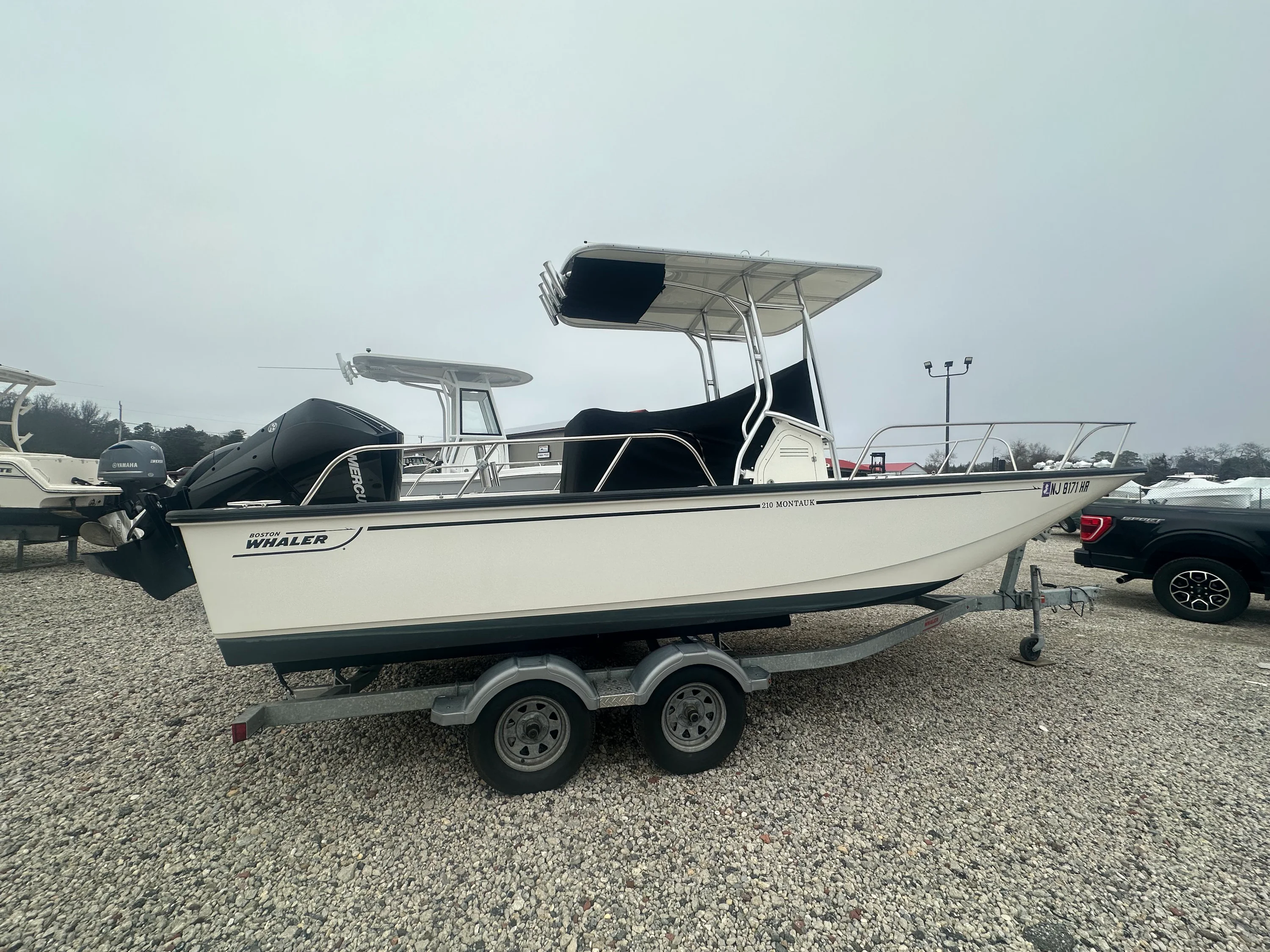 2022 Boston Whaler 210 MONTAUK Image Thumbnail #1