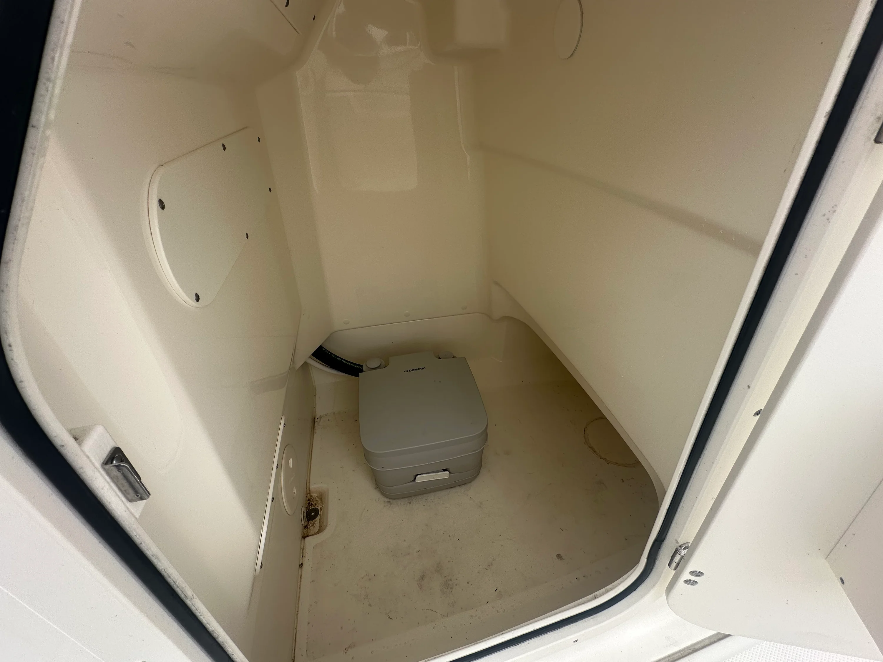 2022 Boston Whaler 210 MONTAUK Image Thumbnail #16