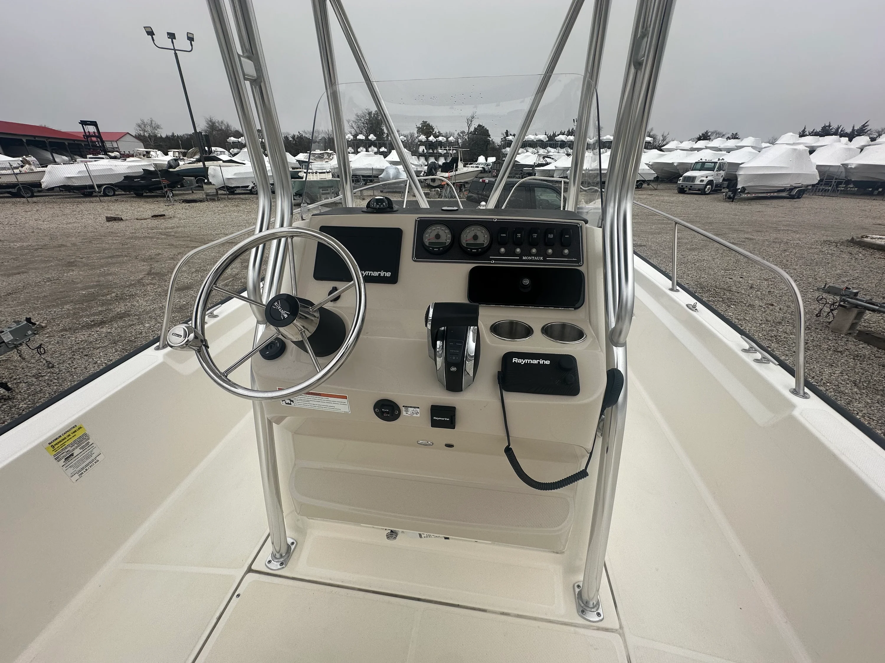 2022 Boston Whaler 210 MONTAUK Image Thumbnail #3