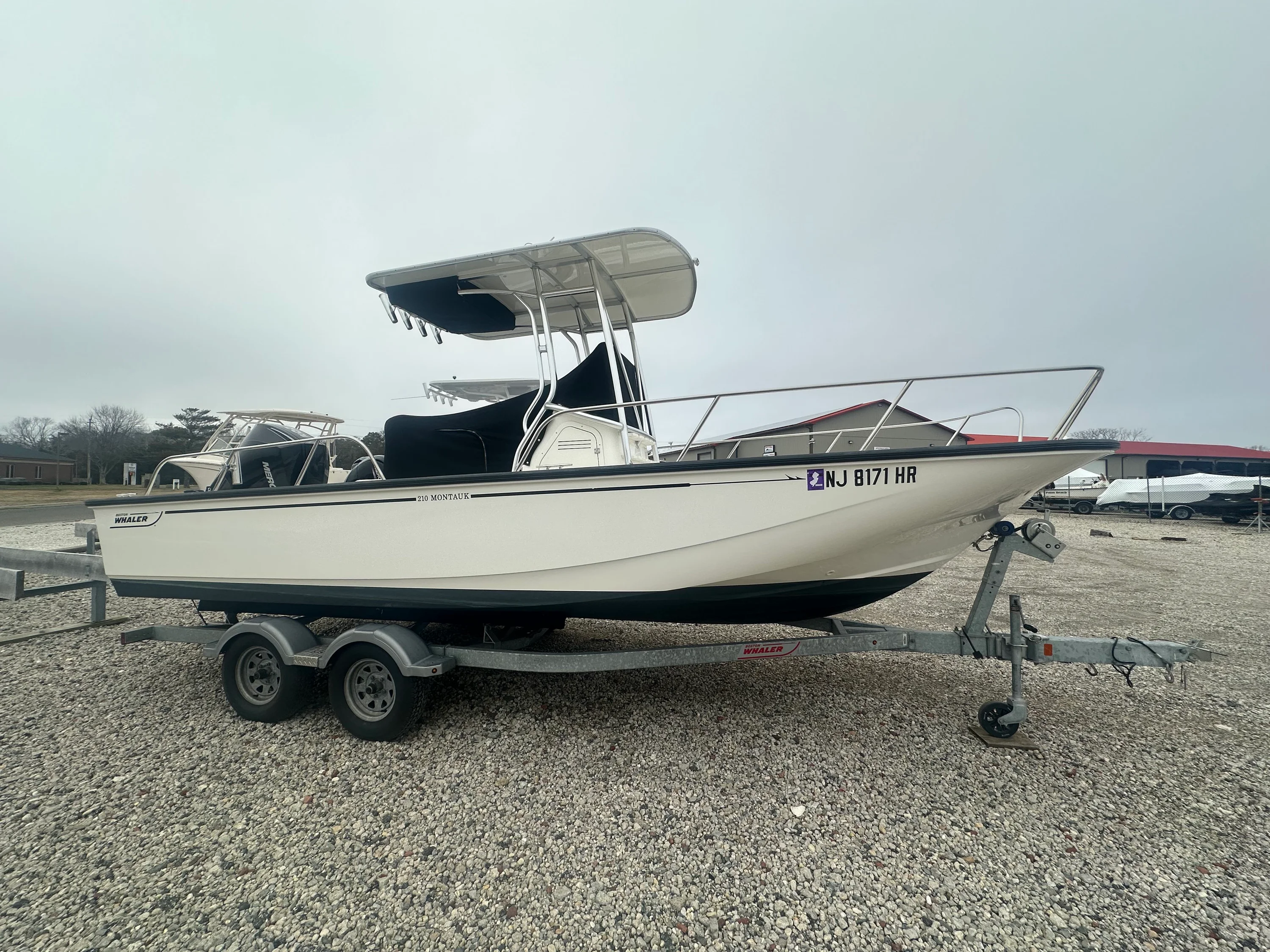 2022 Boston Whaler 210 MONTAUK Image Thumbnail #0