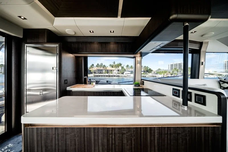 2024 Galeon 560 FLY Image Thumbnail #12