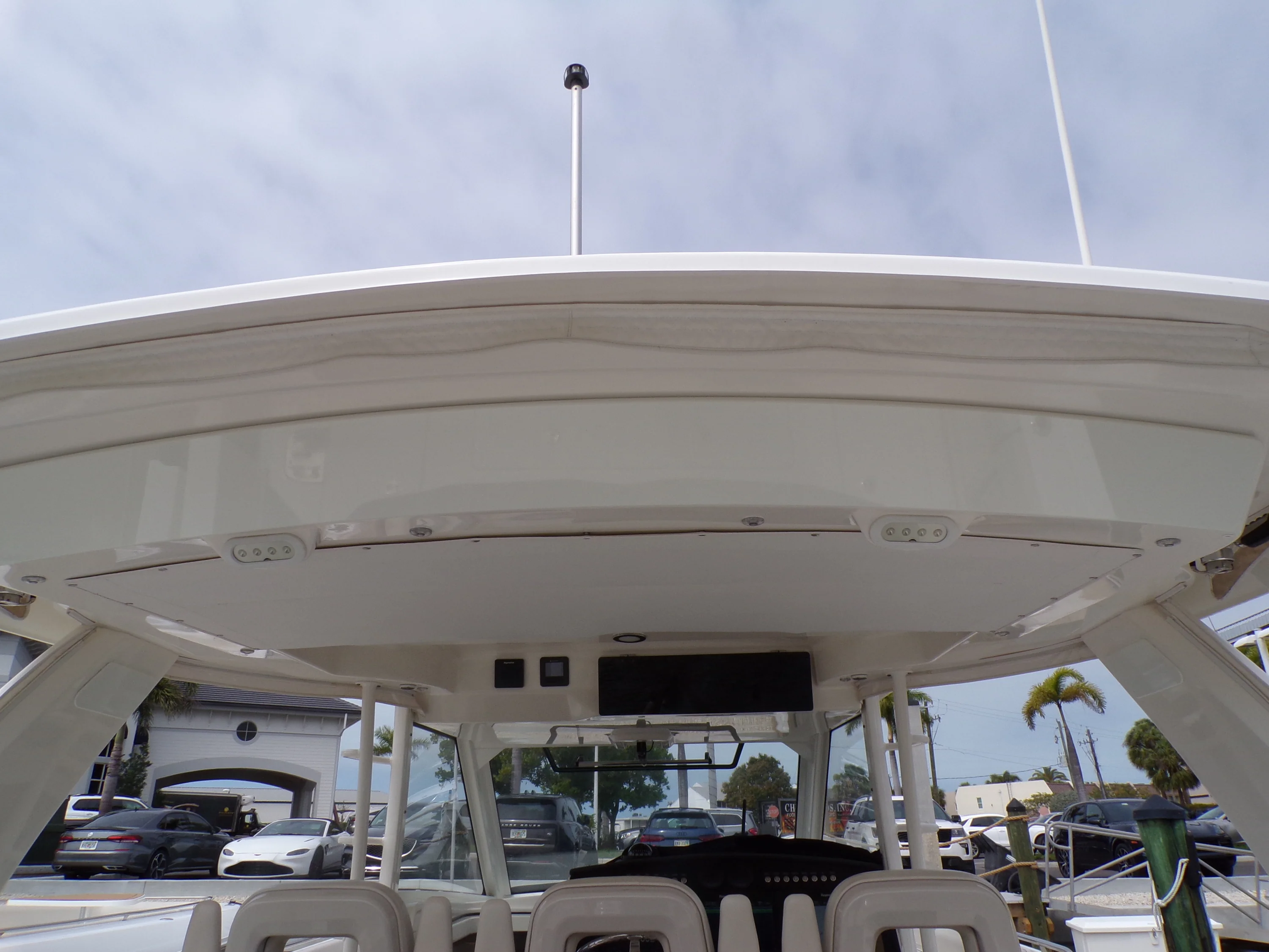 2018 Boston Whaler 420 Image Thumbnail #91