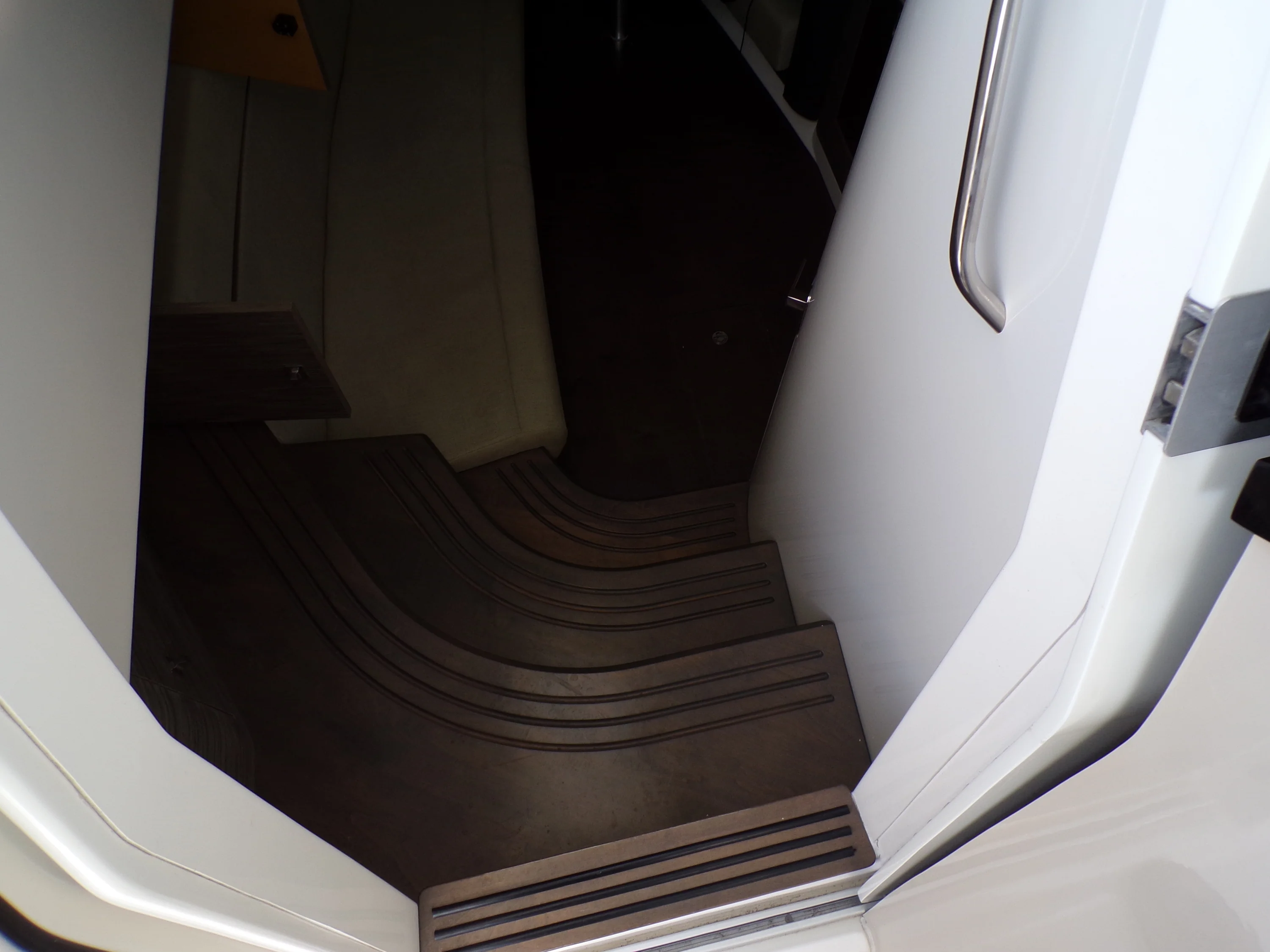 2018 Boston Whaler 420 Image Thumbnail #49