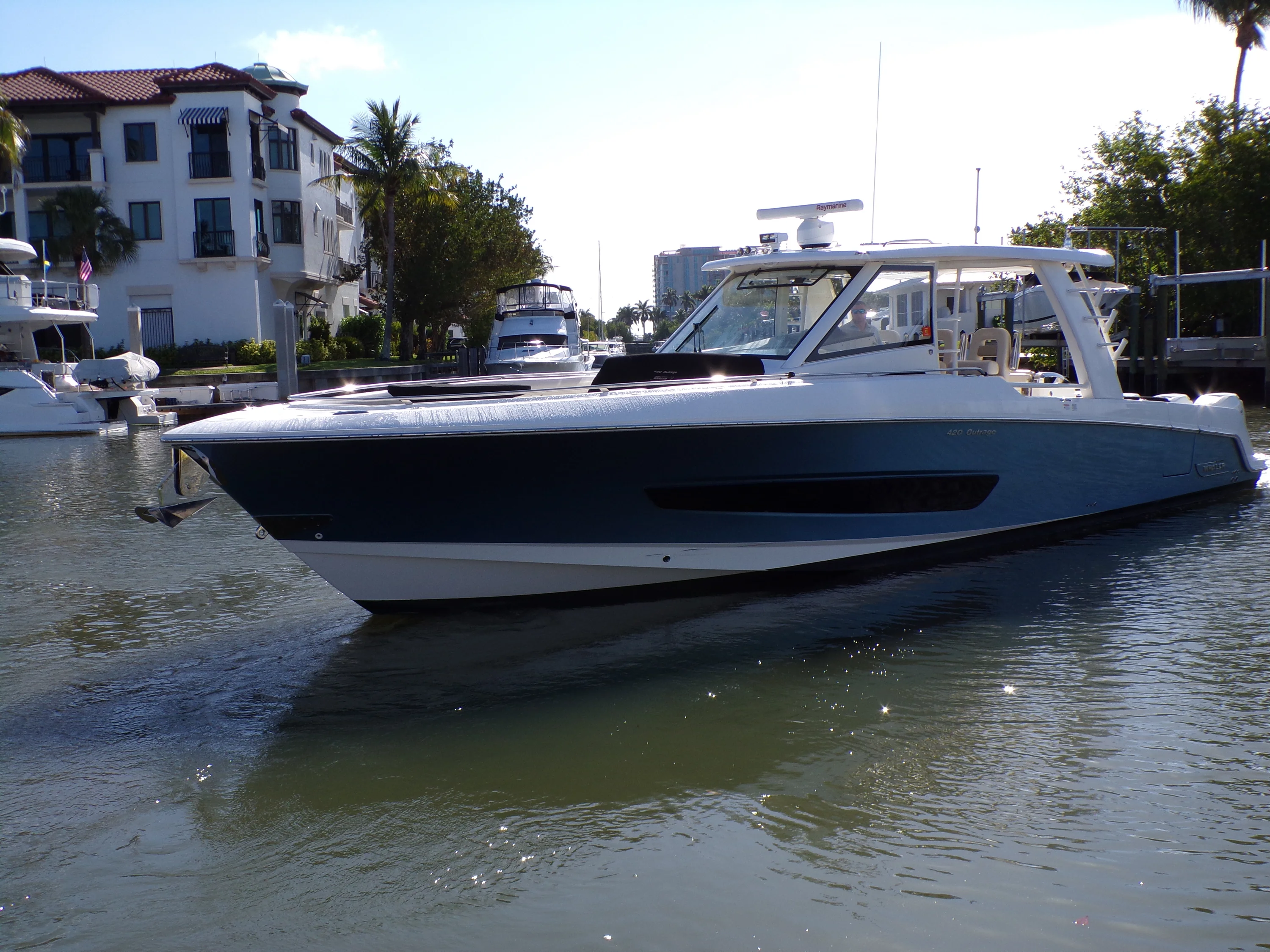 2018 Boston Whaler 420 Image Thumbnail #12