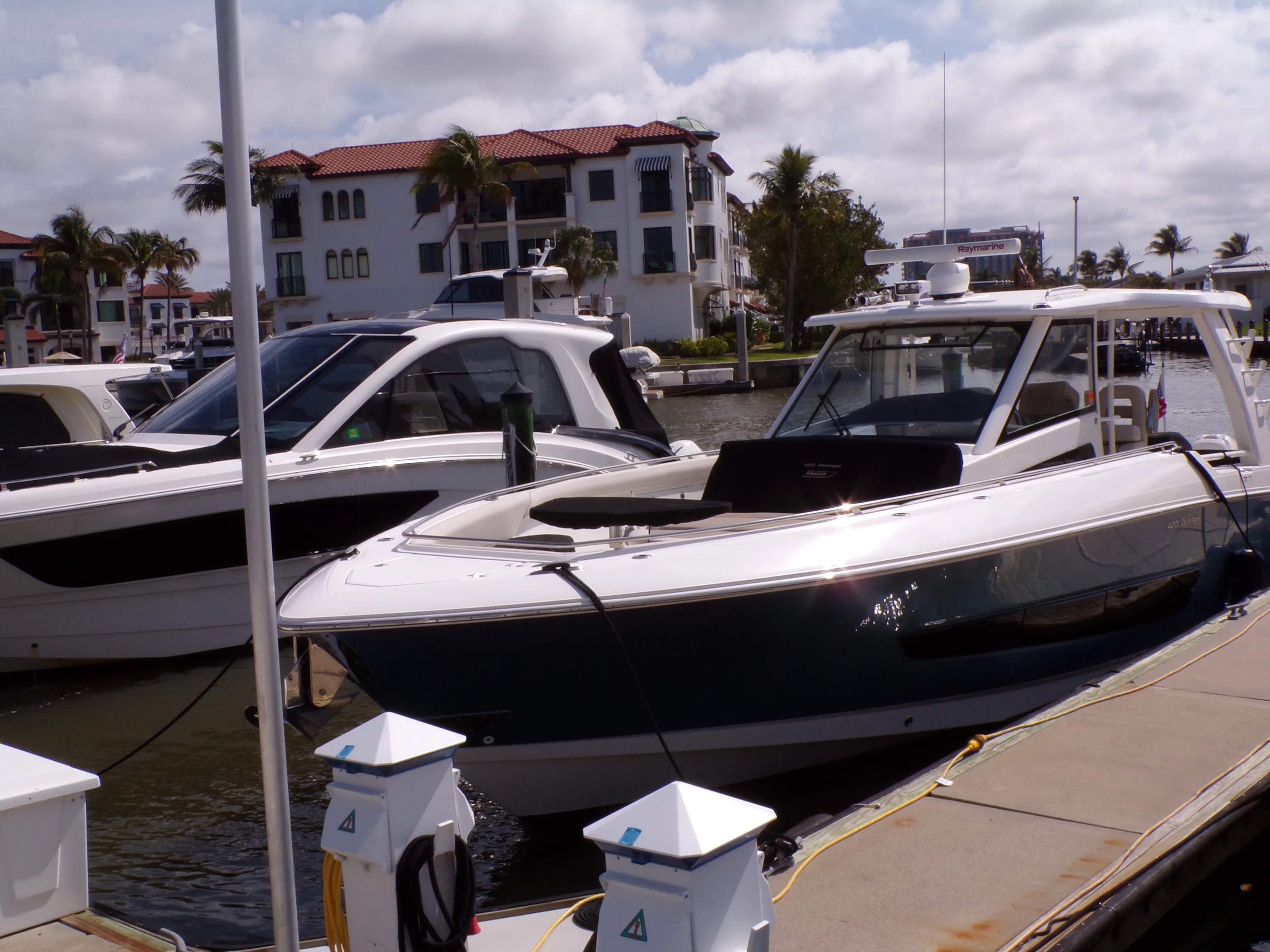 2018 Boston Whaler 420 Image Thumbnail #6