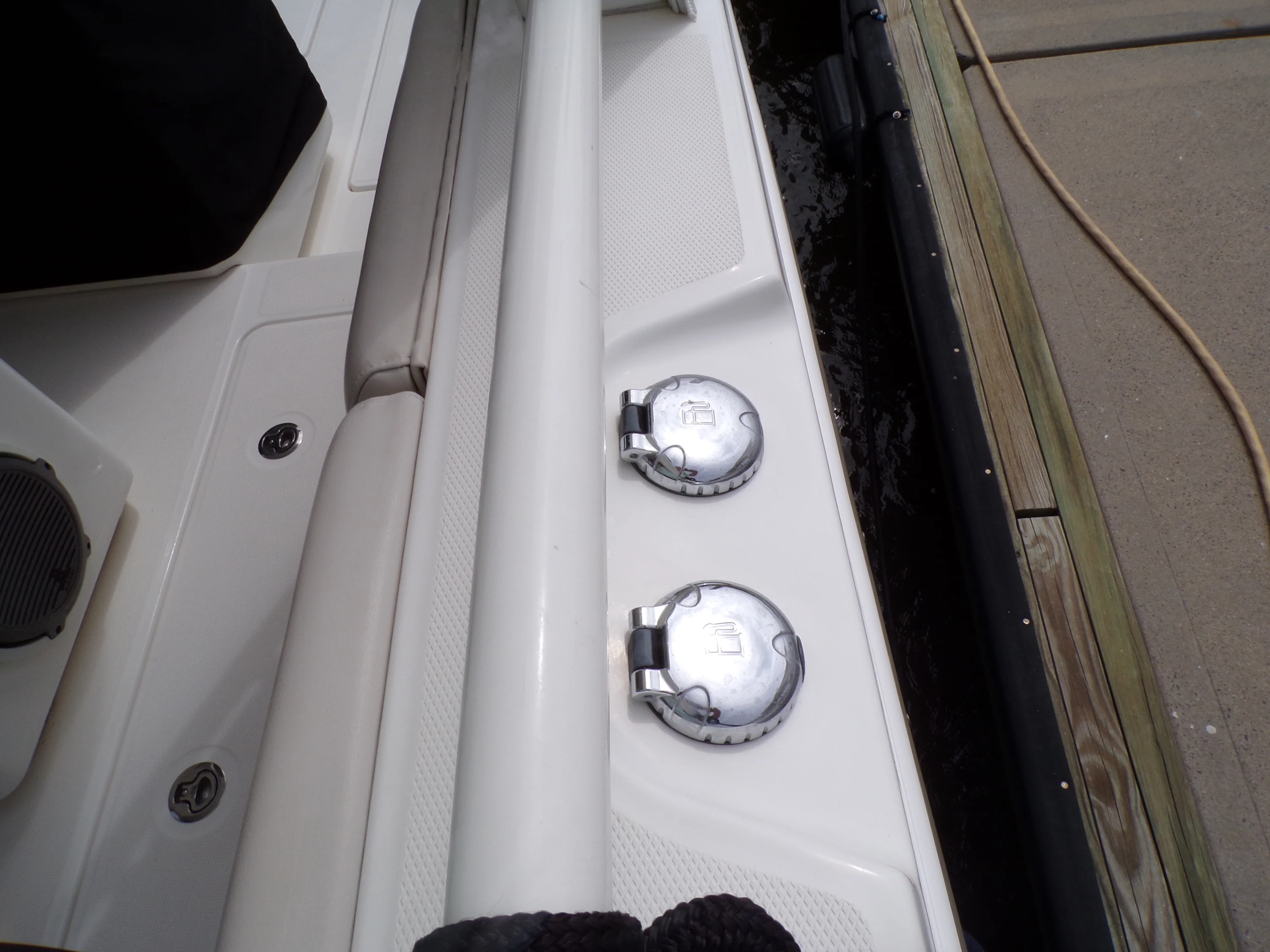 2018 Boston Whaler 420 Image Thumbnail #84