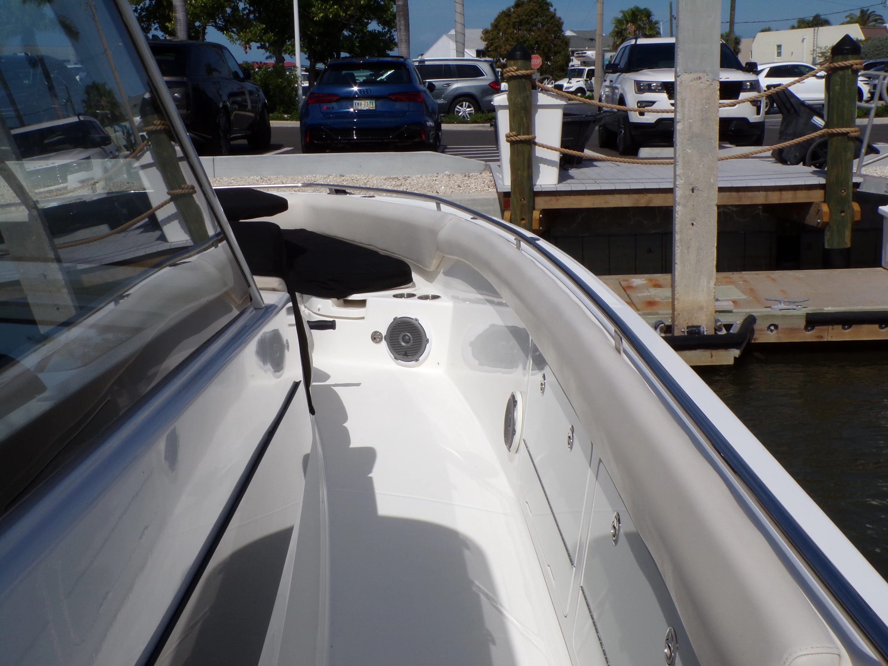 2018 Boston Whaler 420 Image Thumbnail #14