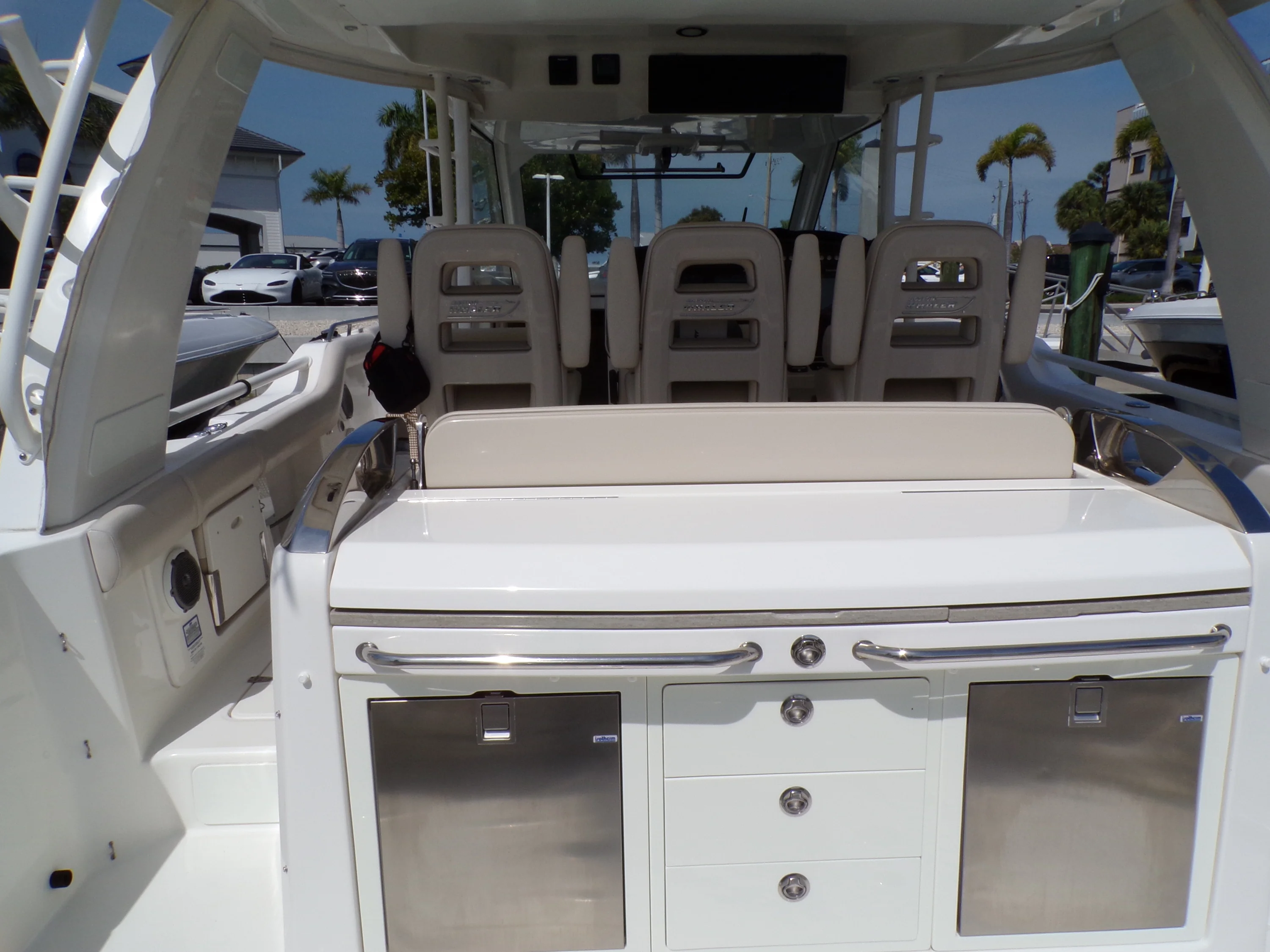 2018 Boston Whaler 420 Image Thumbnail #69