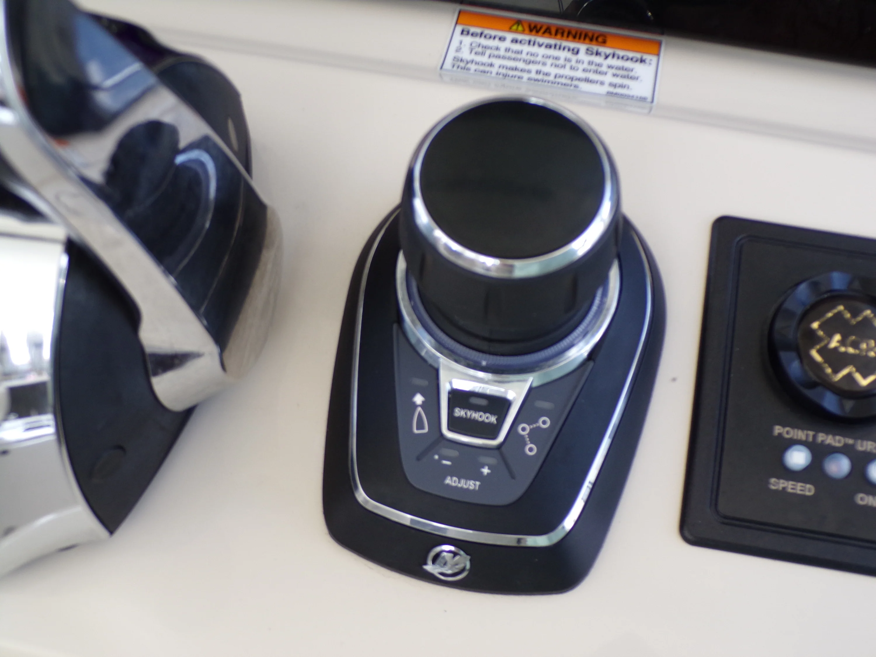 2018 Boston Whaler 420 Image Thumbnail #29