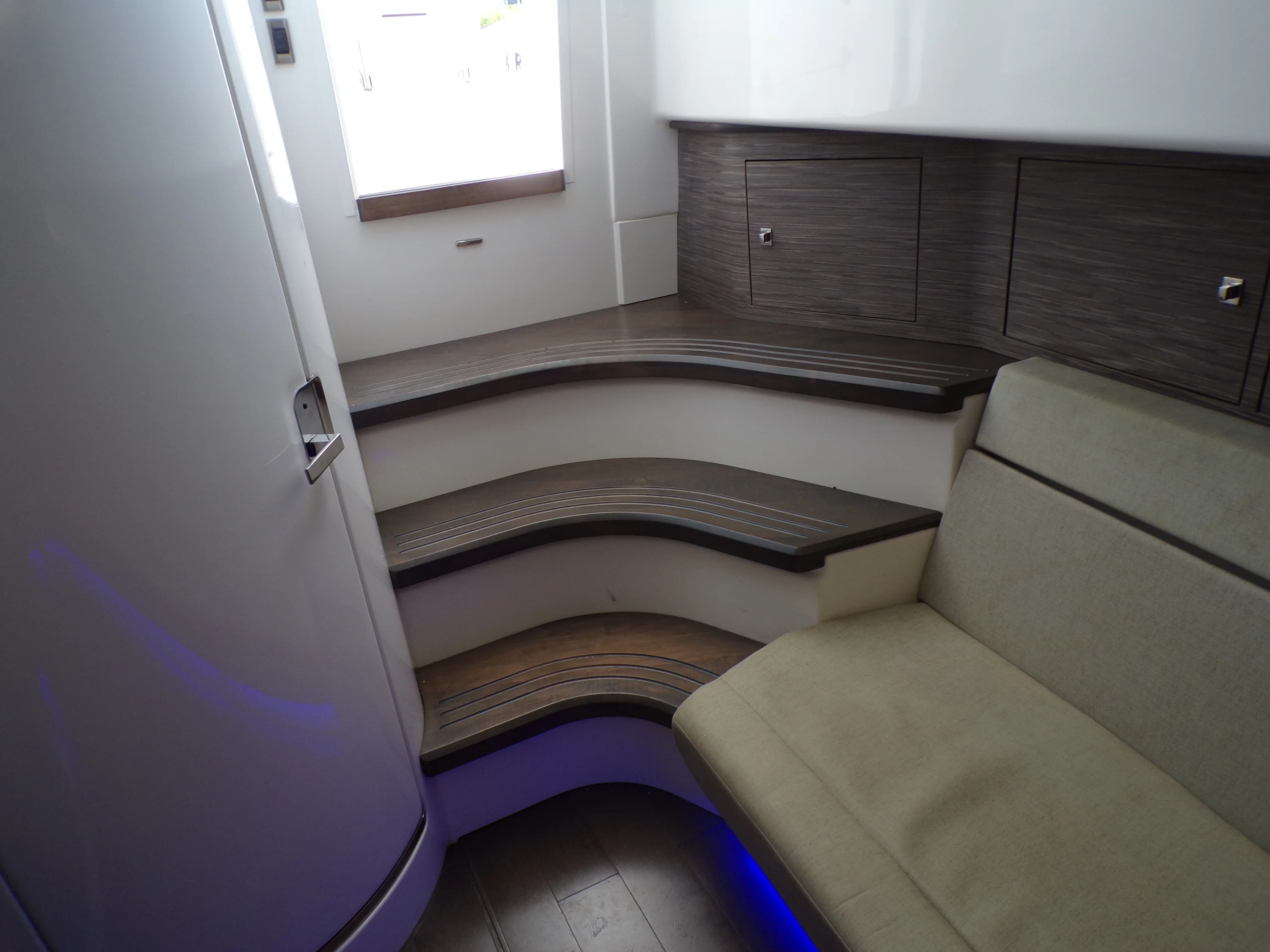 2018 Boston Whaler 420 Image Thumbnail #61