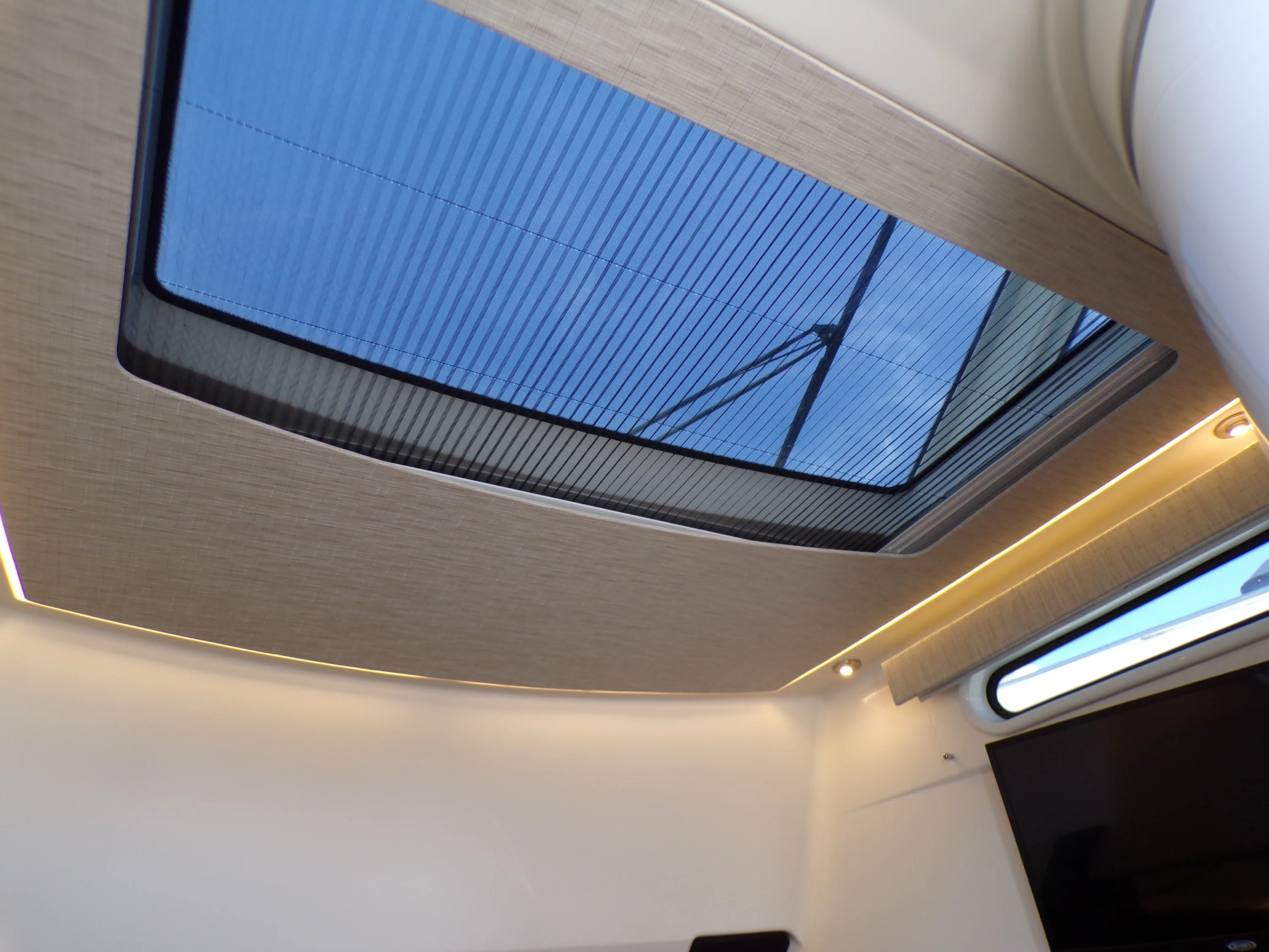 2018 Boston Whaler 420 Image Thumbnail #51