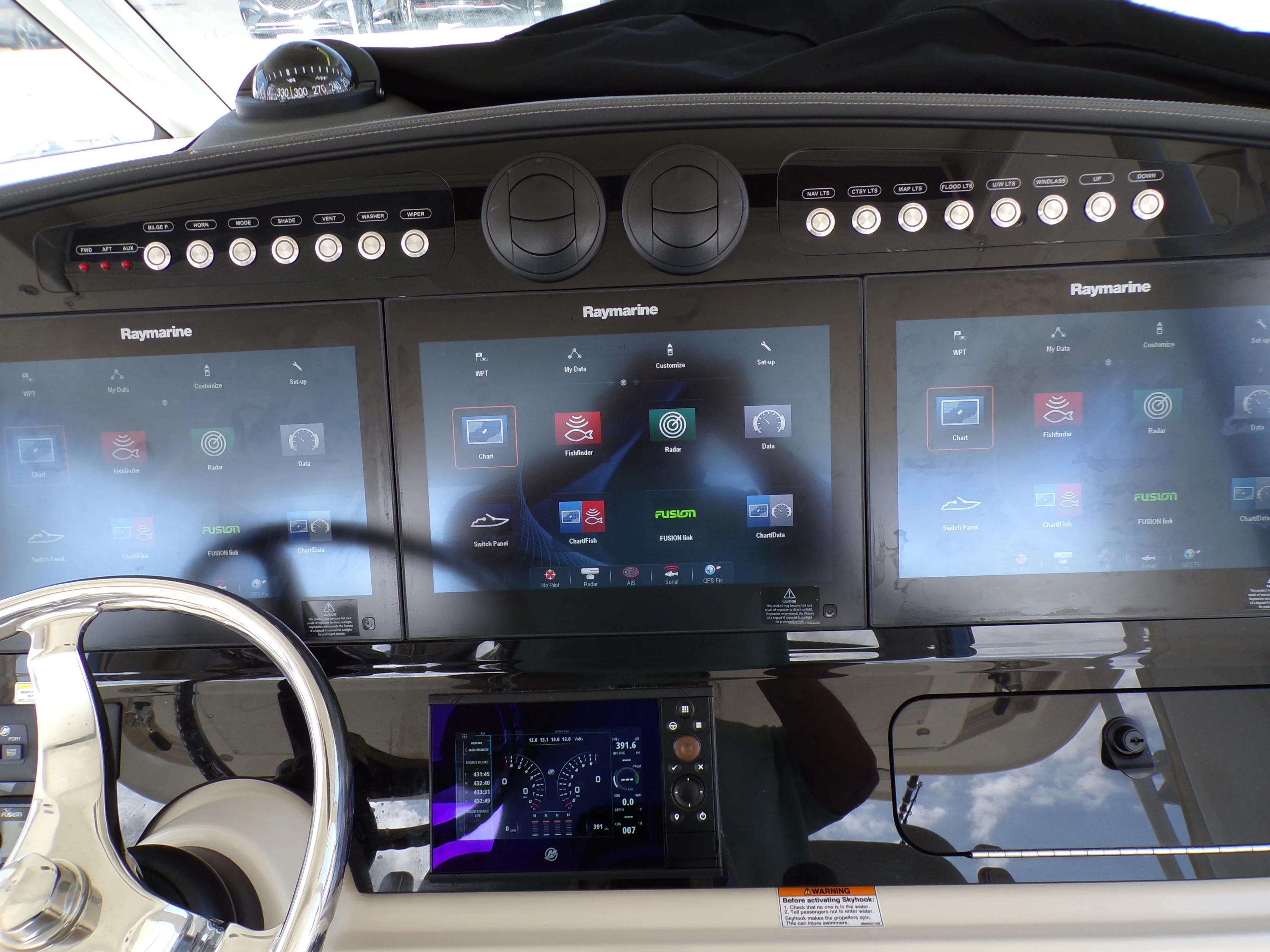 2018 Boston Whaler 420 Image Thumbnail #20