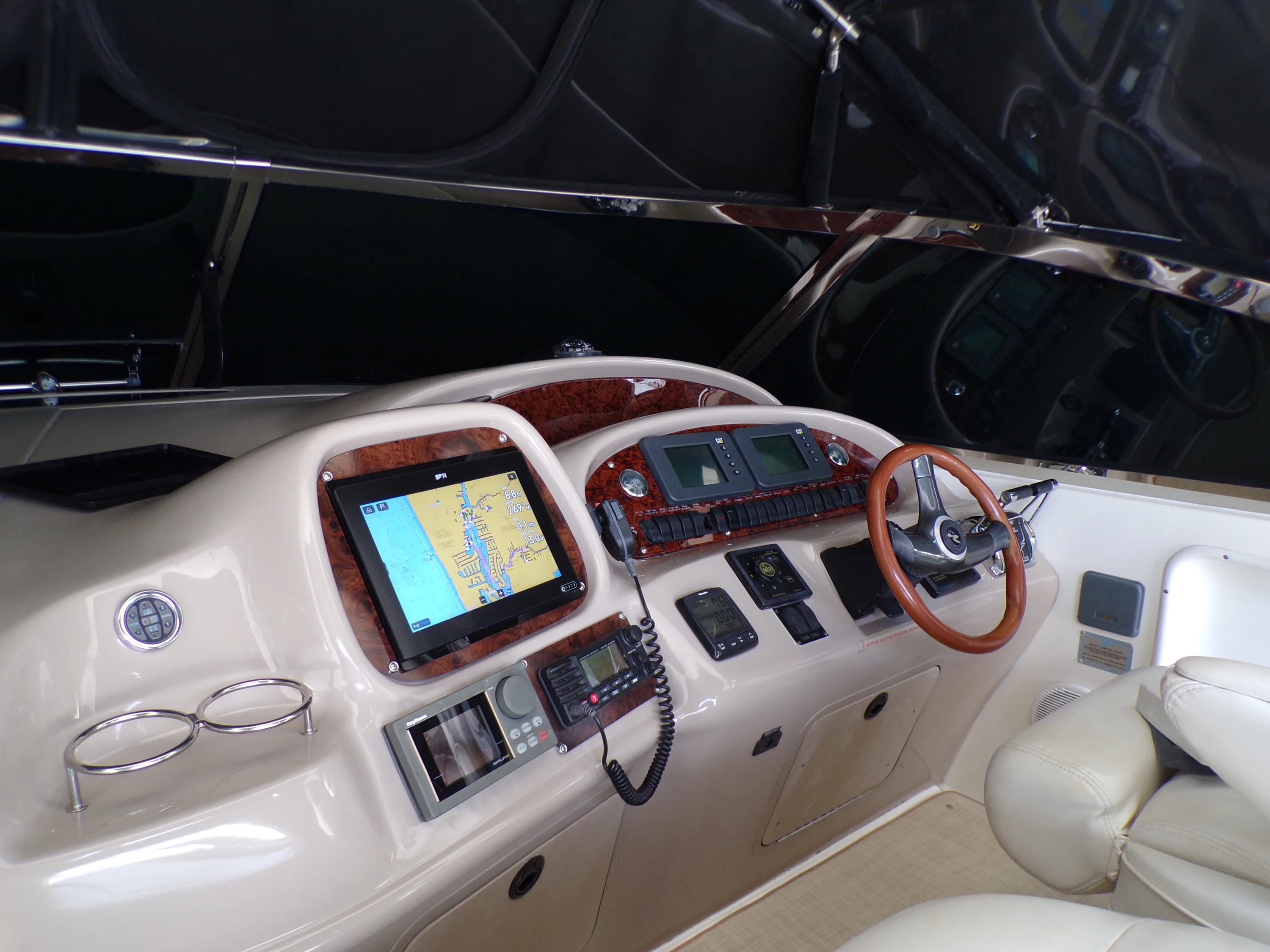 2000 Sea Ray 410 EXPRESS Image Thumbnail #29