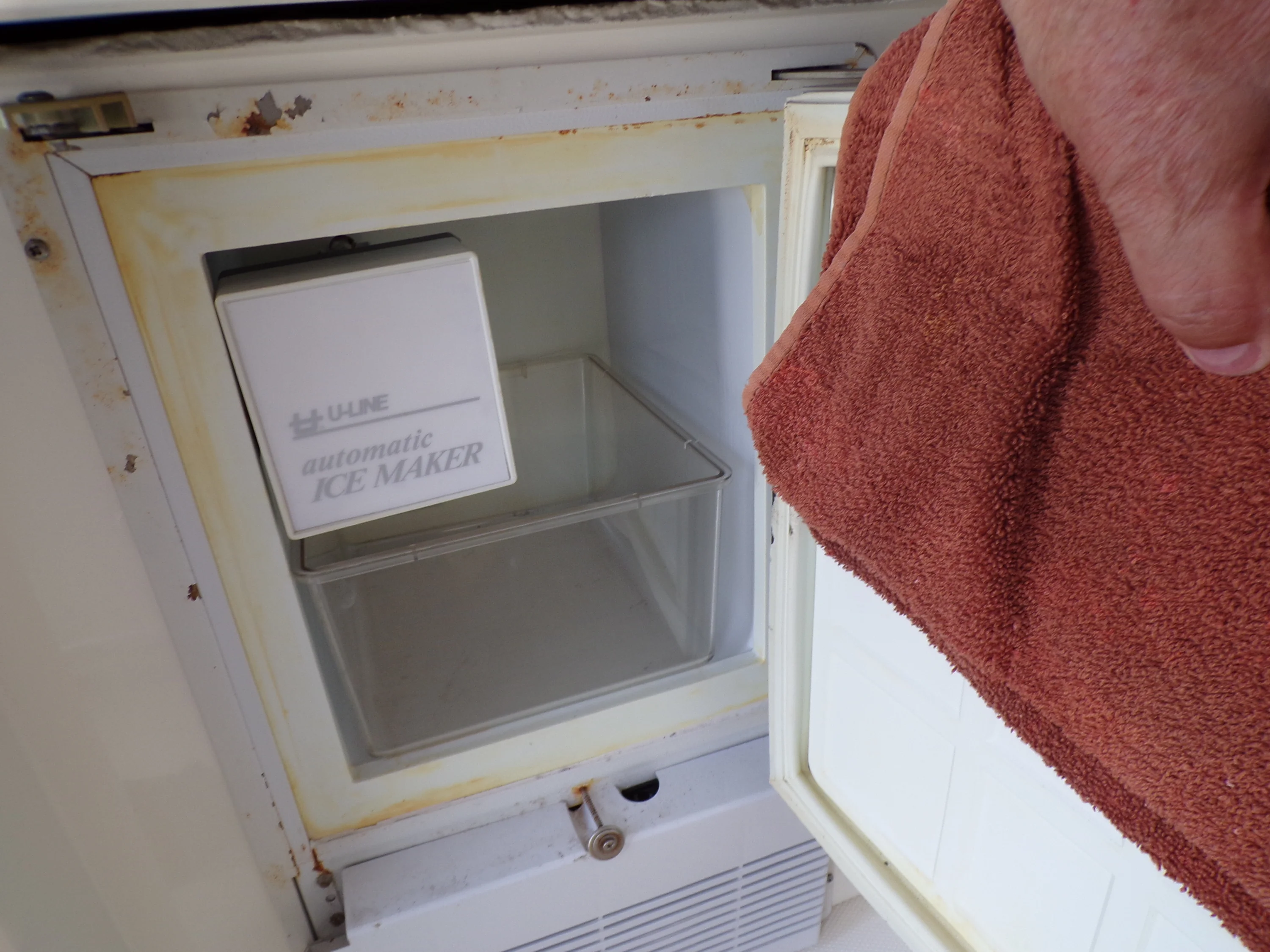 2000 Sea Ray 410 EXPRESS Image Thumbnail #84