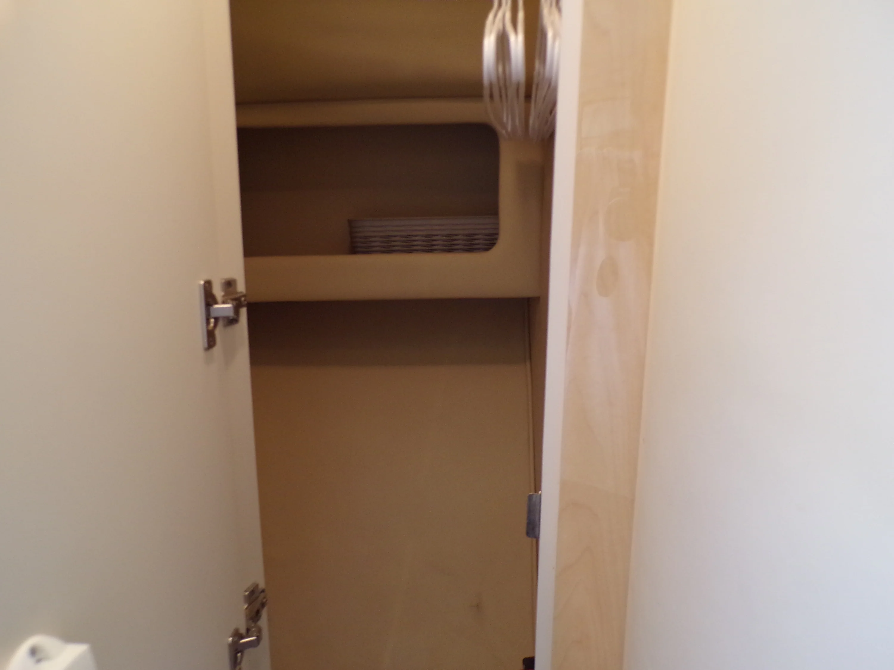 2000 Sea Ray 410 EXPRESS Image Thumbnail #56