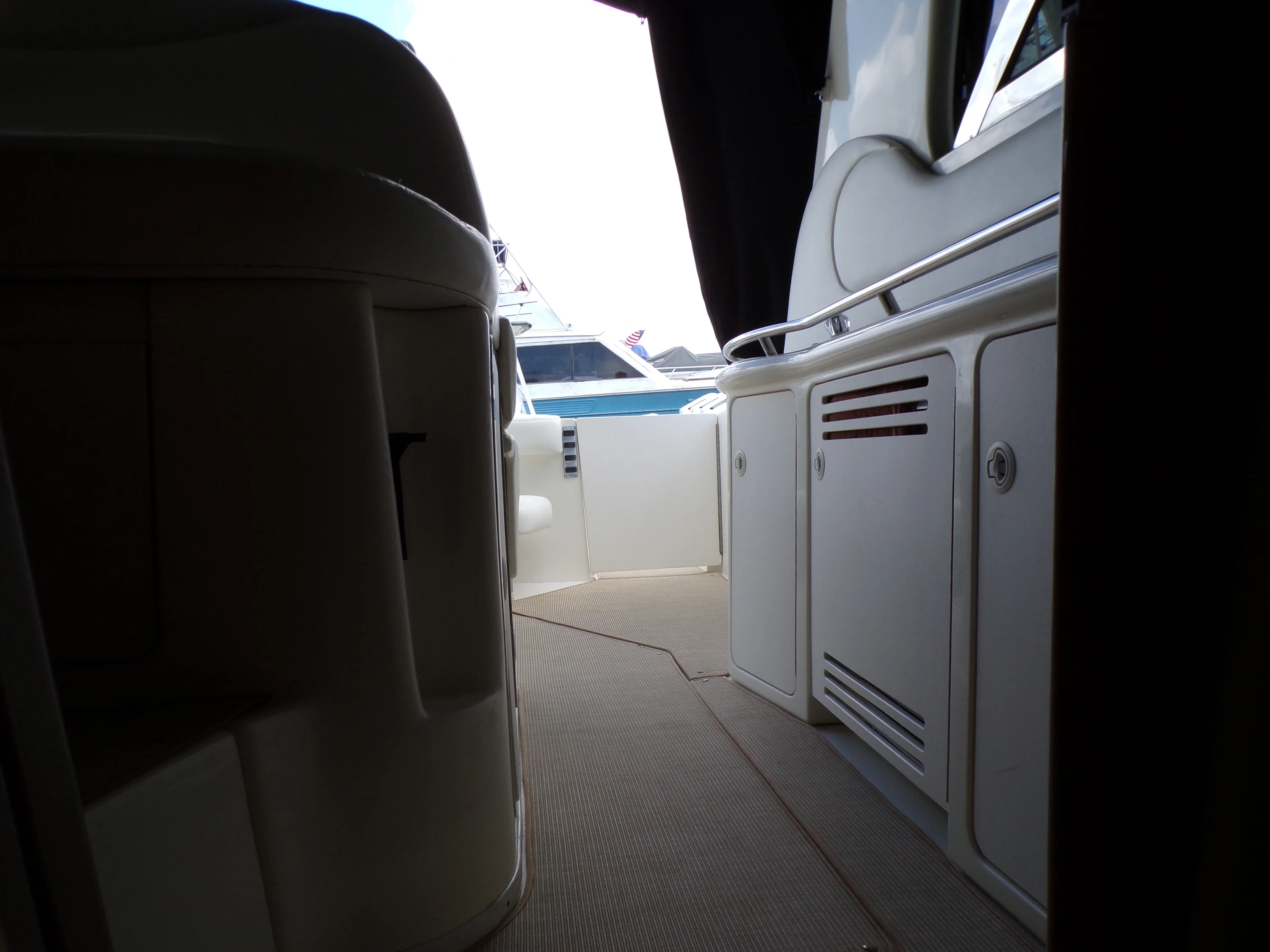 2000 Sea Ray 410 EXPRESS Image Thumbnail #65