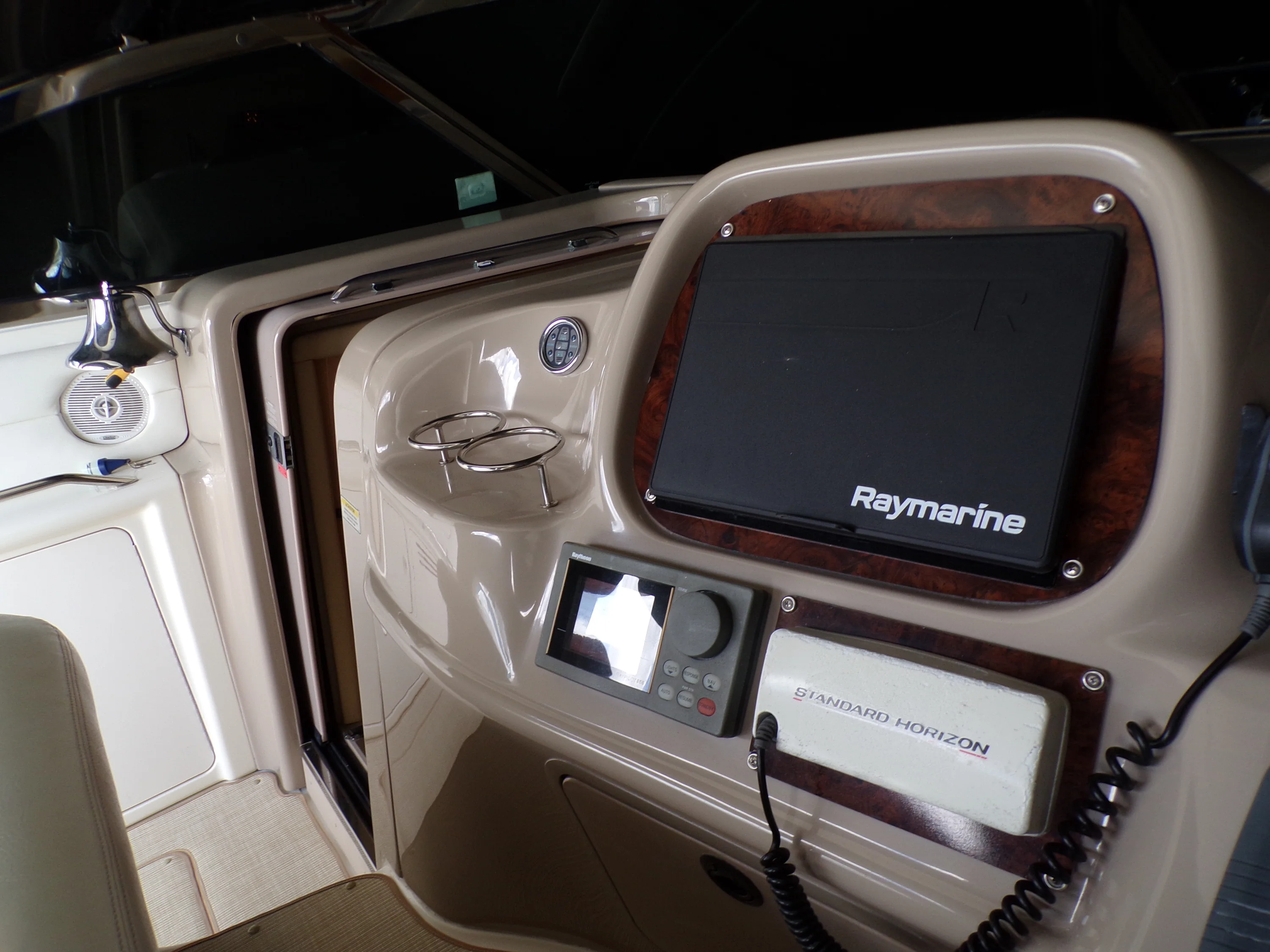 2000 Sea Ray 410 EXPRESS Image Thumbnail #90