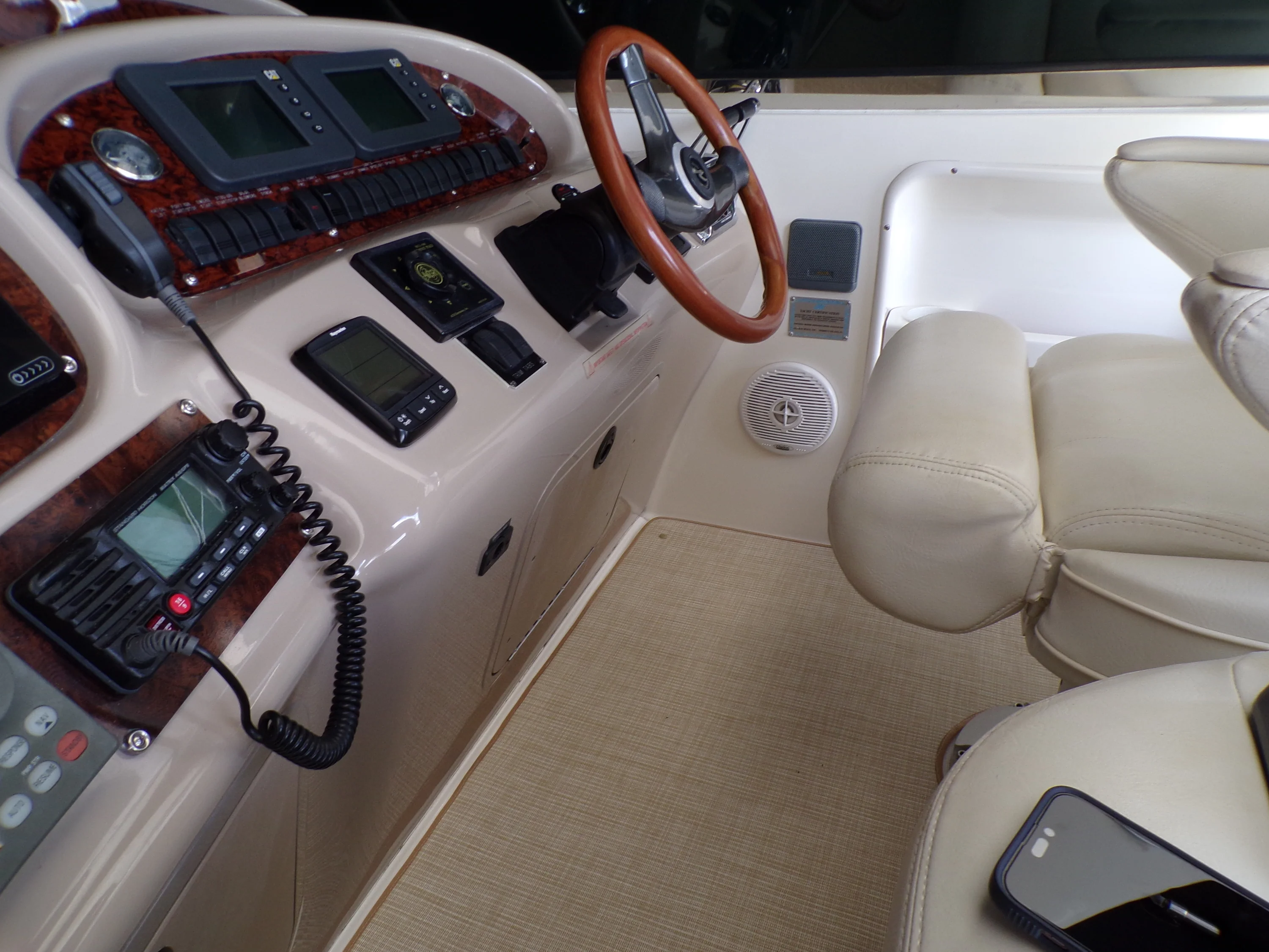 2000 Sea Ray 410 EXPRESS Image Thumbnail #28