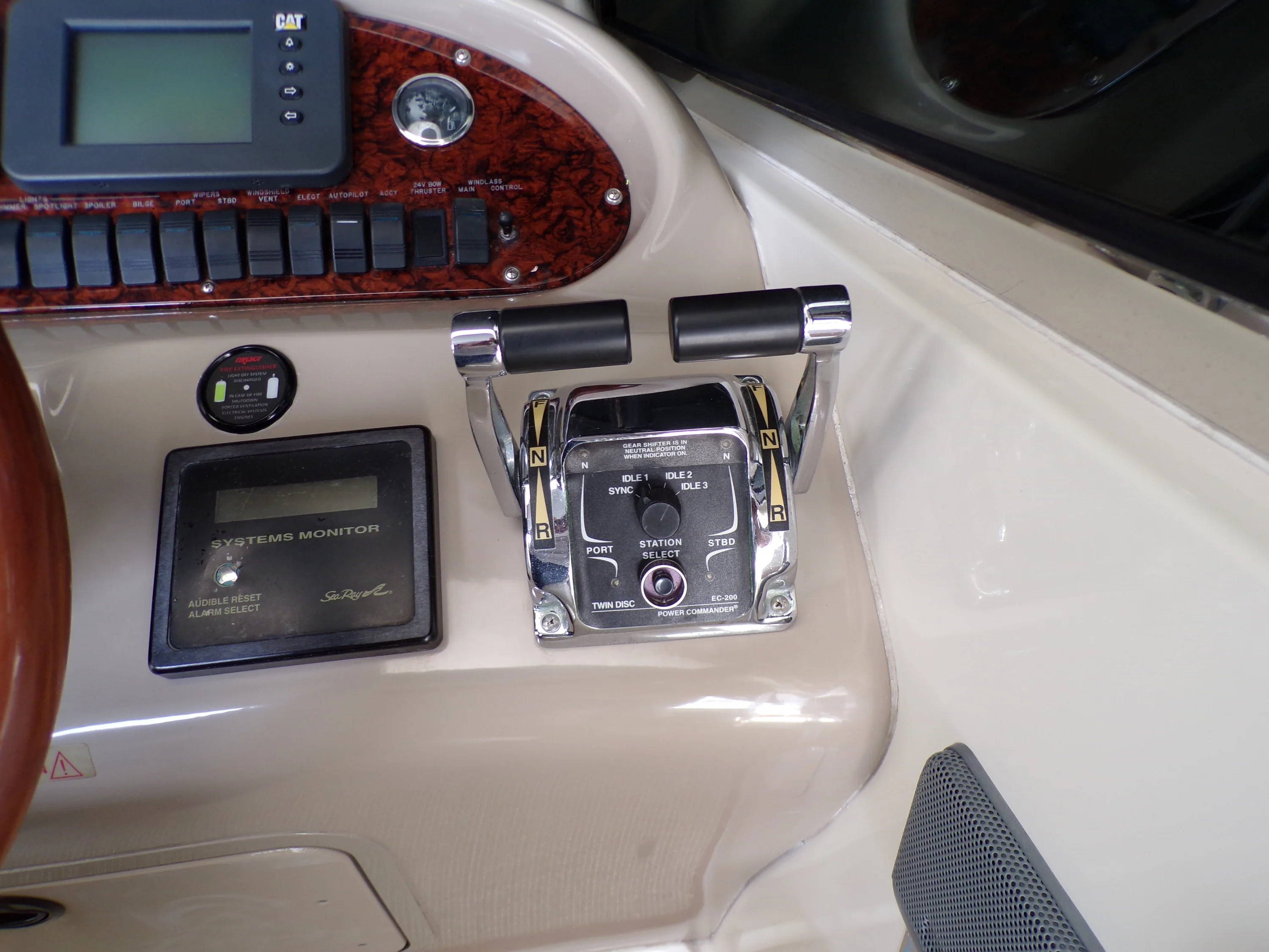 2000 Sea Ray 410 EXPRESS Image Thumbnail #20