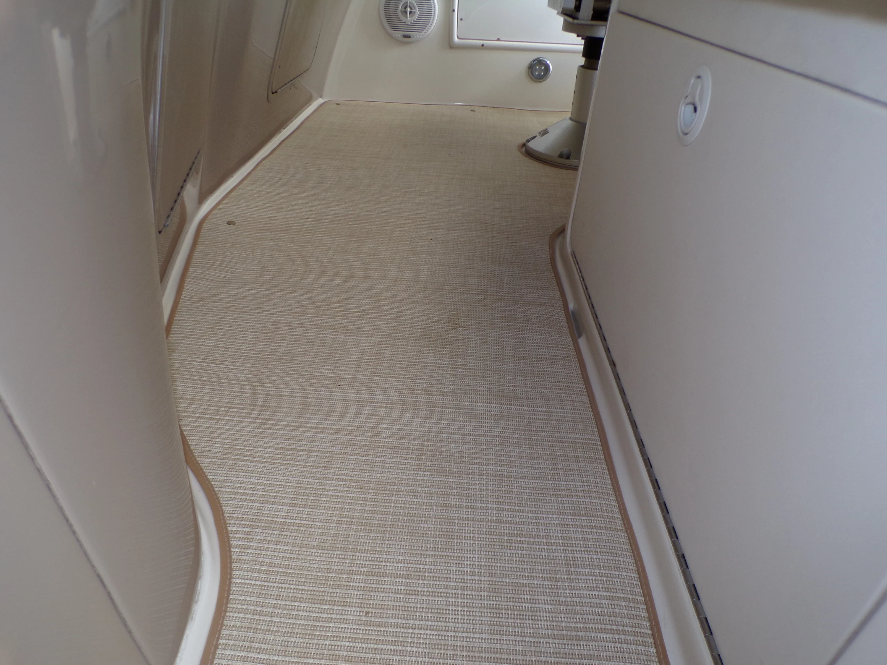 2000 Sea Ray 410 EXPRESS Image Thumbnail #96