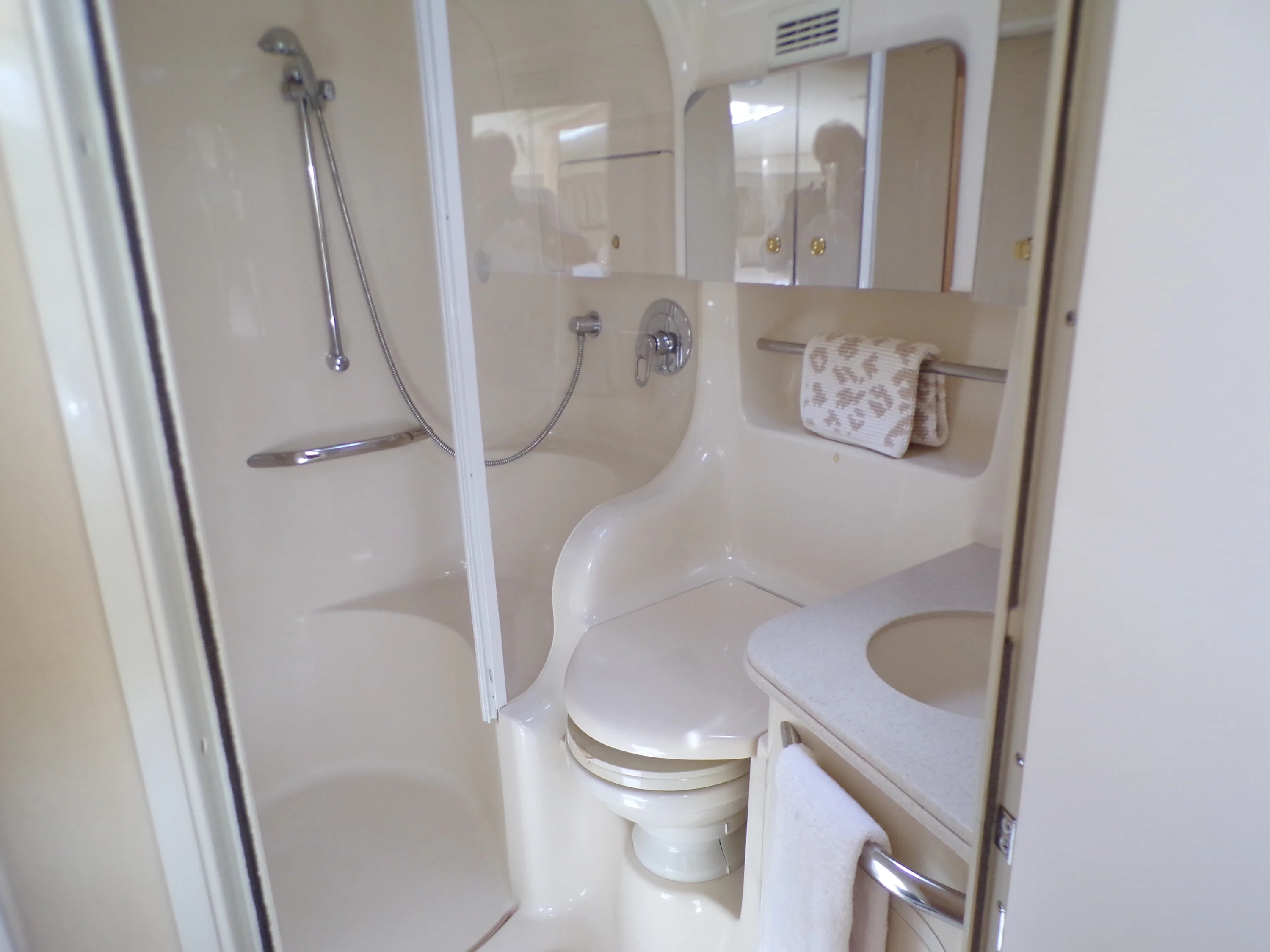 2000 Sea Ray 410 EXPRESS Image Thumbnail #53