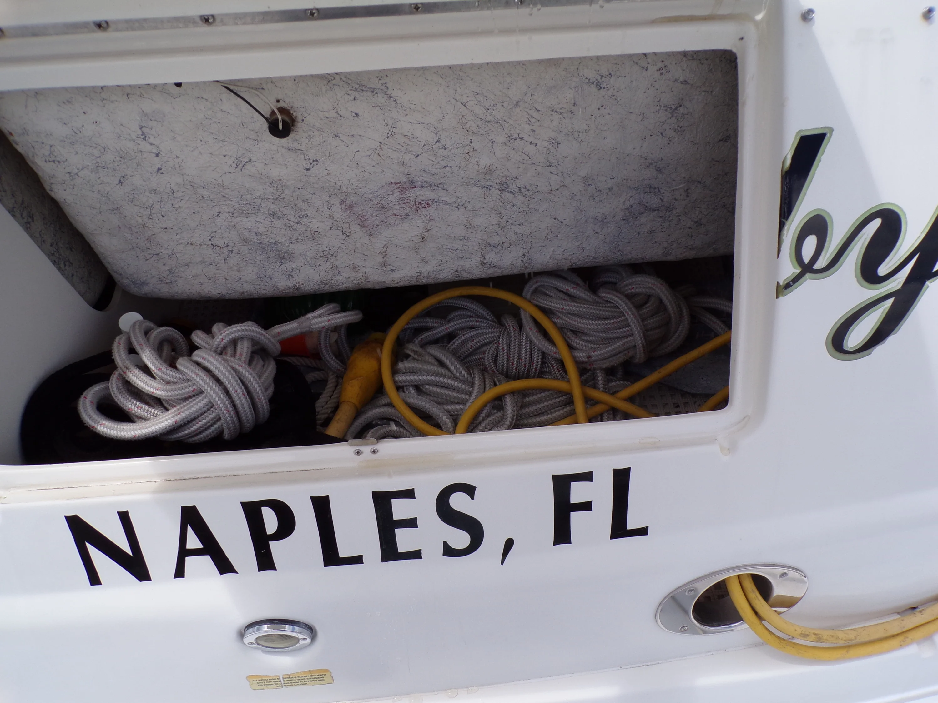 2000 Sea Ray 410 EXPRESS Image Thumbnail #97