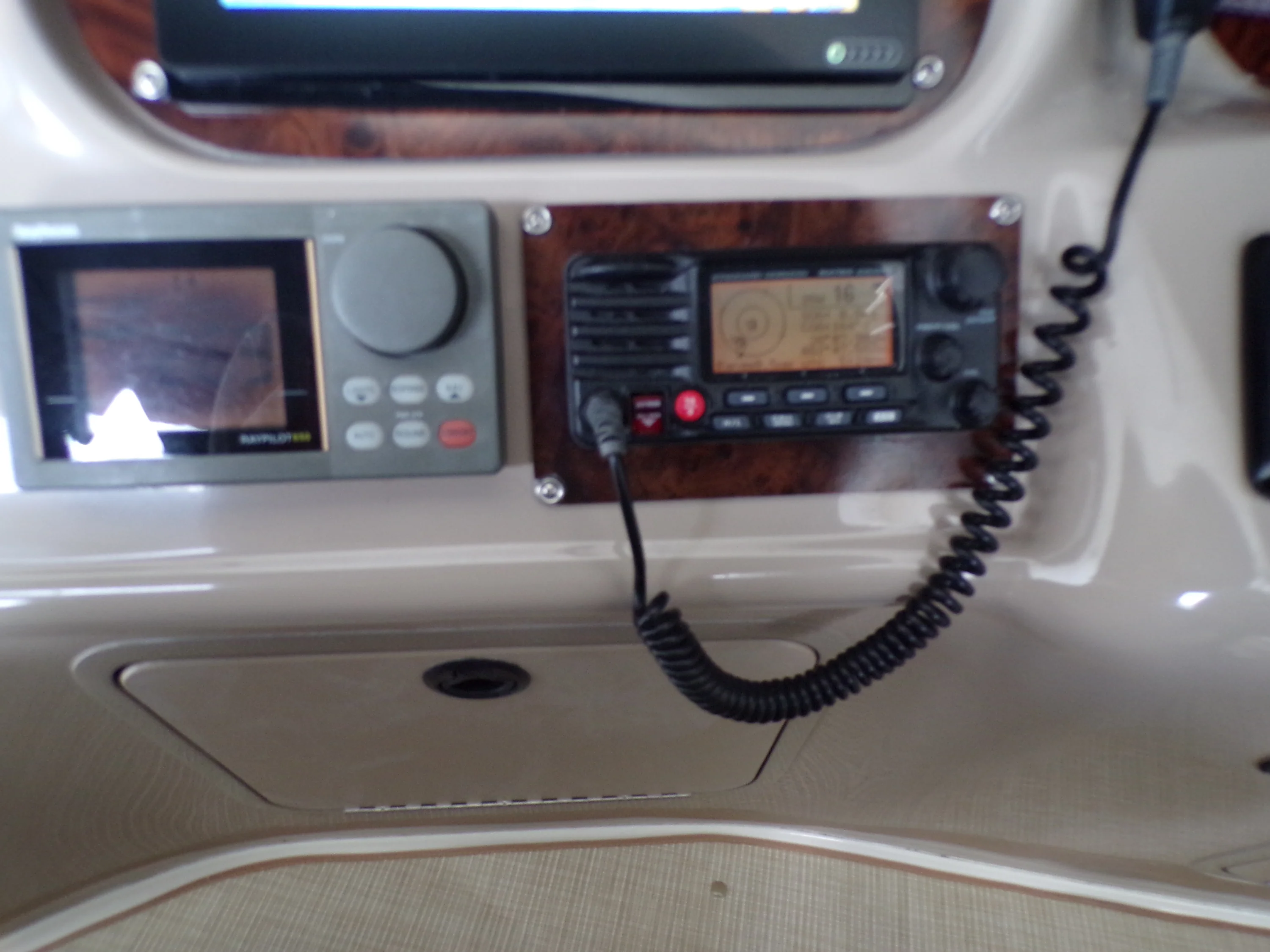 2000 Sea Ray 410 EXPRESS Image Thumbnail #69