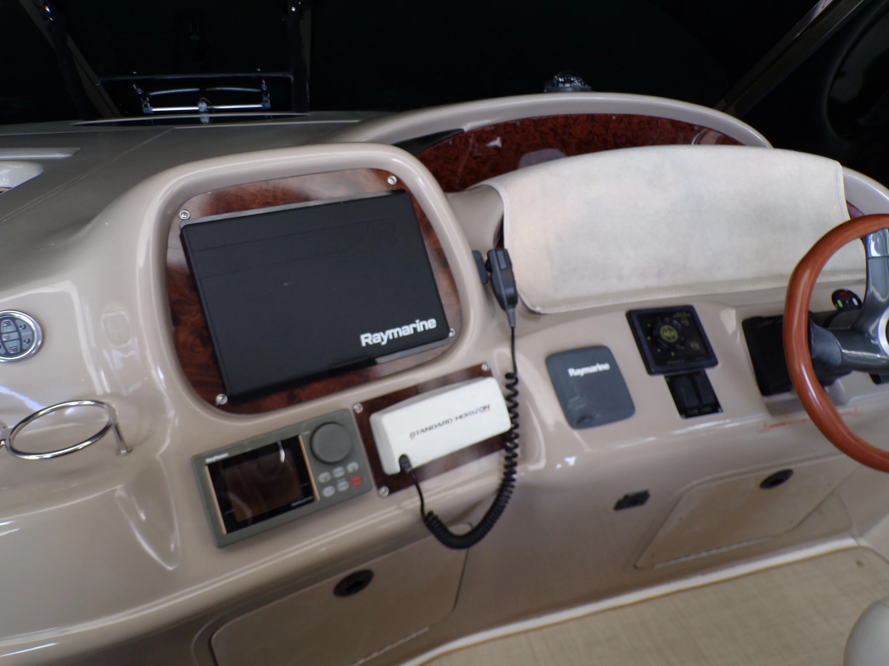 2000 Sea Ray 410 EXPRESS Image Thumbnail #25