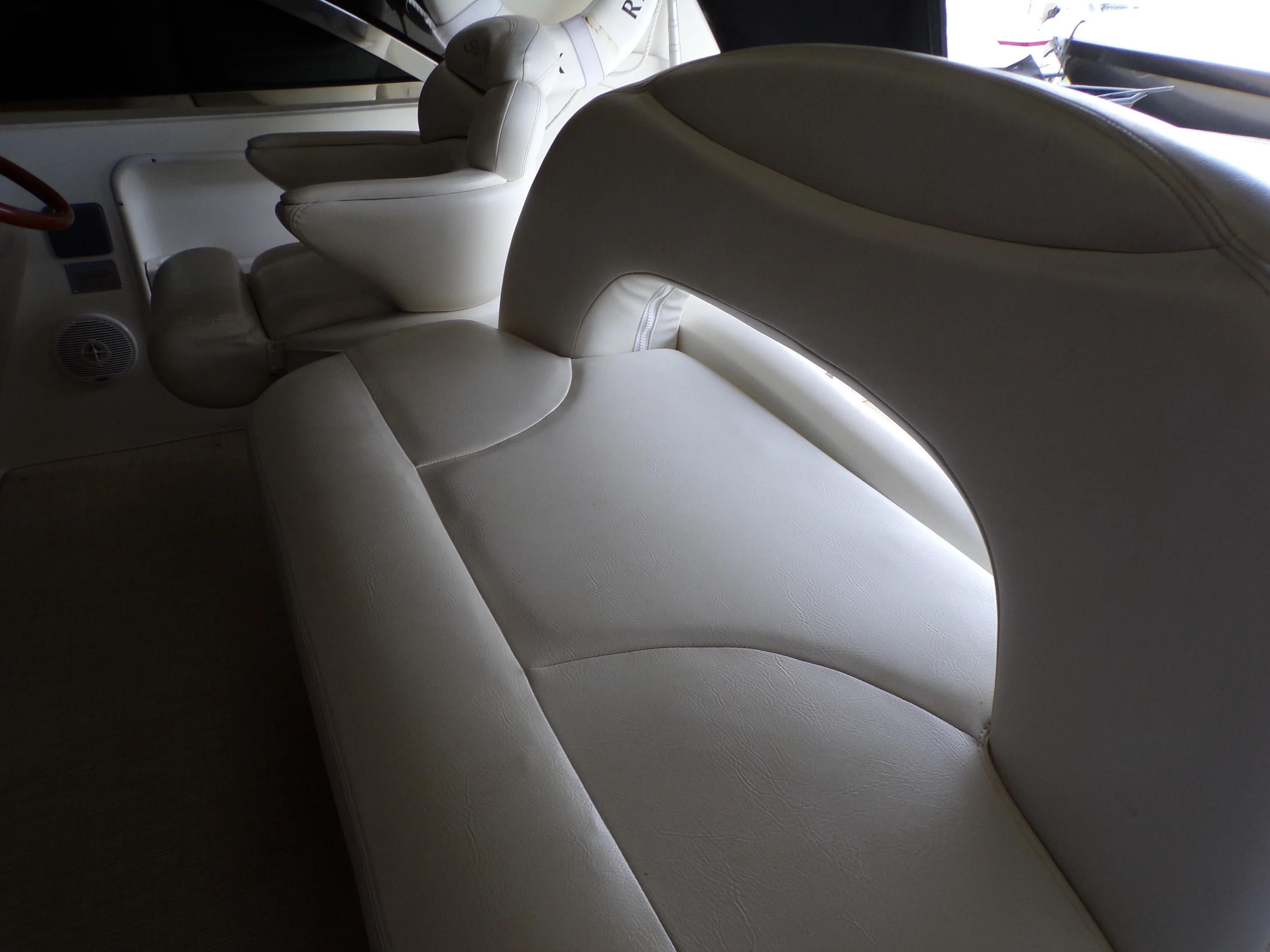 2000 Sea Ray 410 EXPRESS Image Thumbnail #95