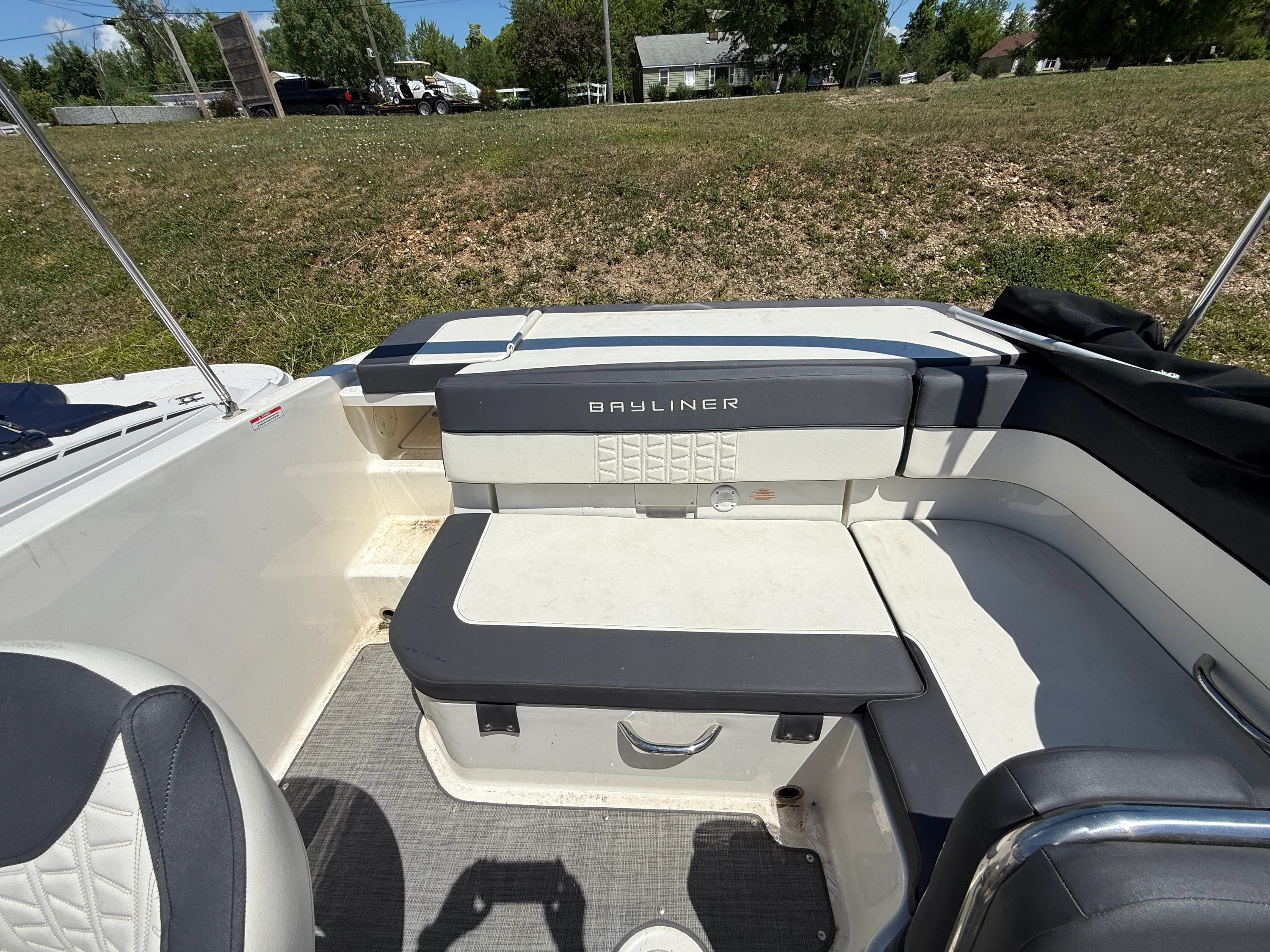 2019 Bayliner VR5 Image Thumbnail #7