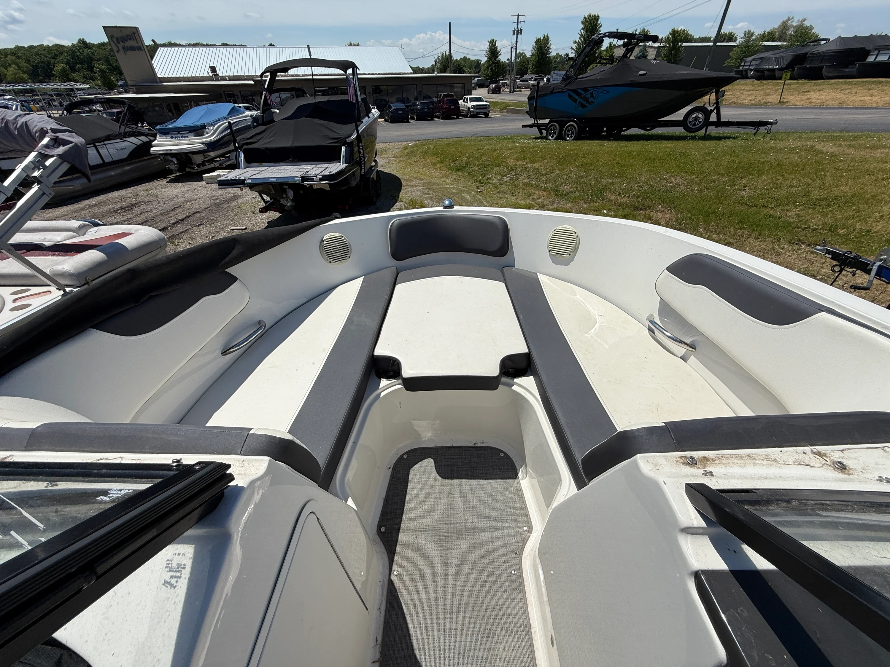 2019 Bayliner VR5 Image Thumbnail #15