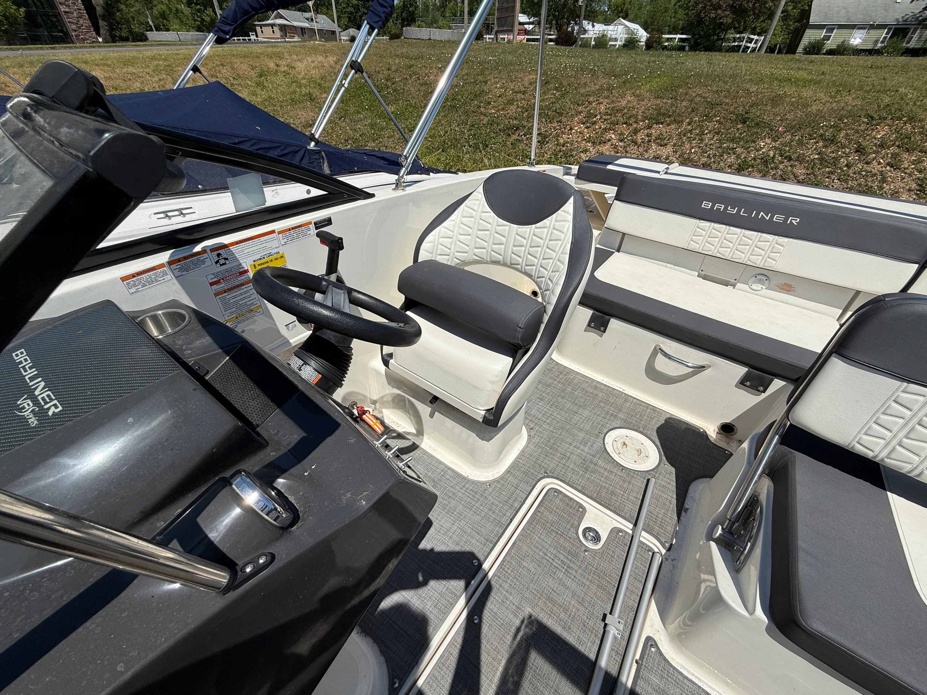2019 Bayliner VR5 Image Thumbnail #5