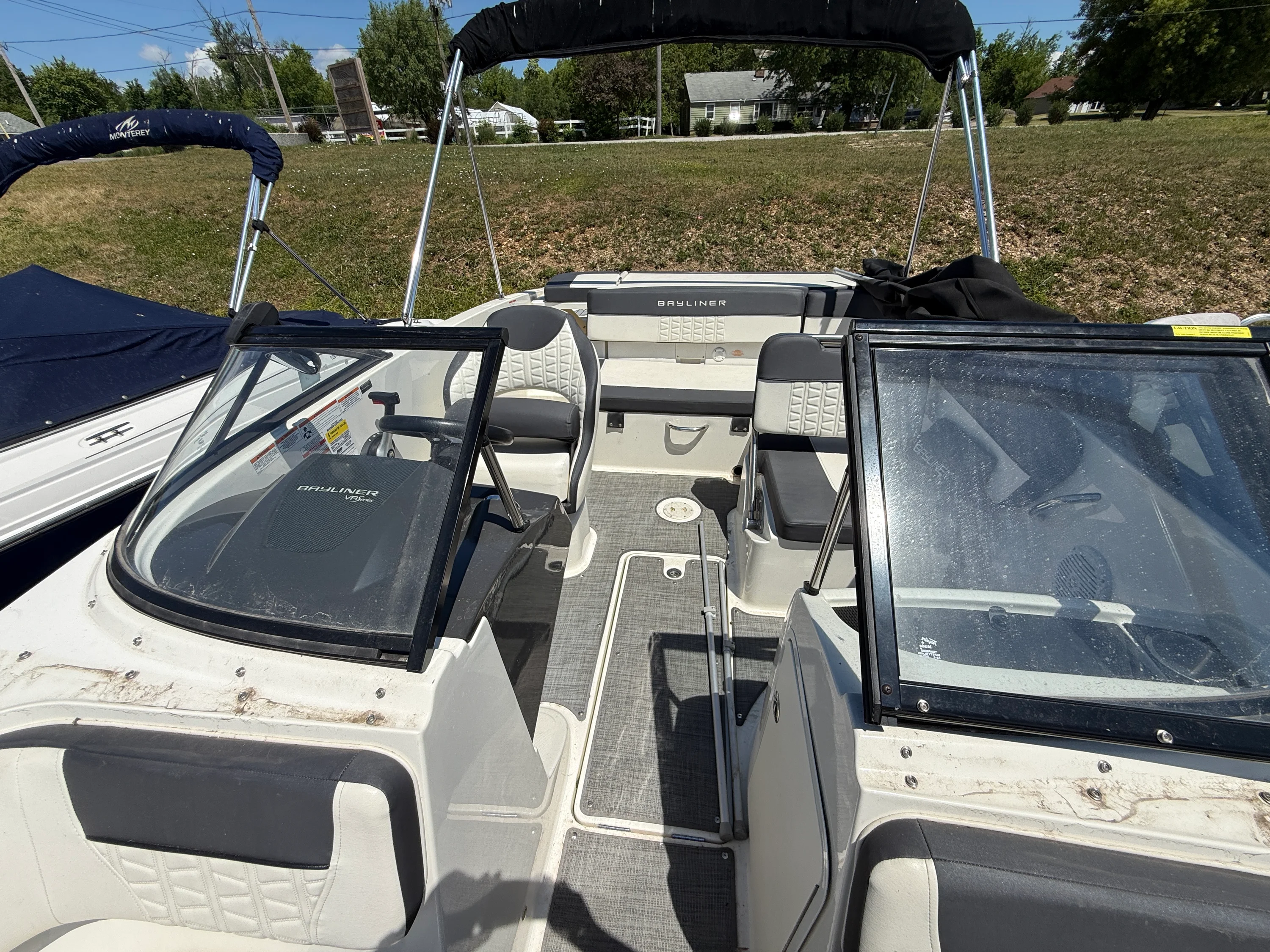2019 Bayliner VR5 Image Thumbnail #4