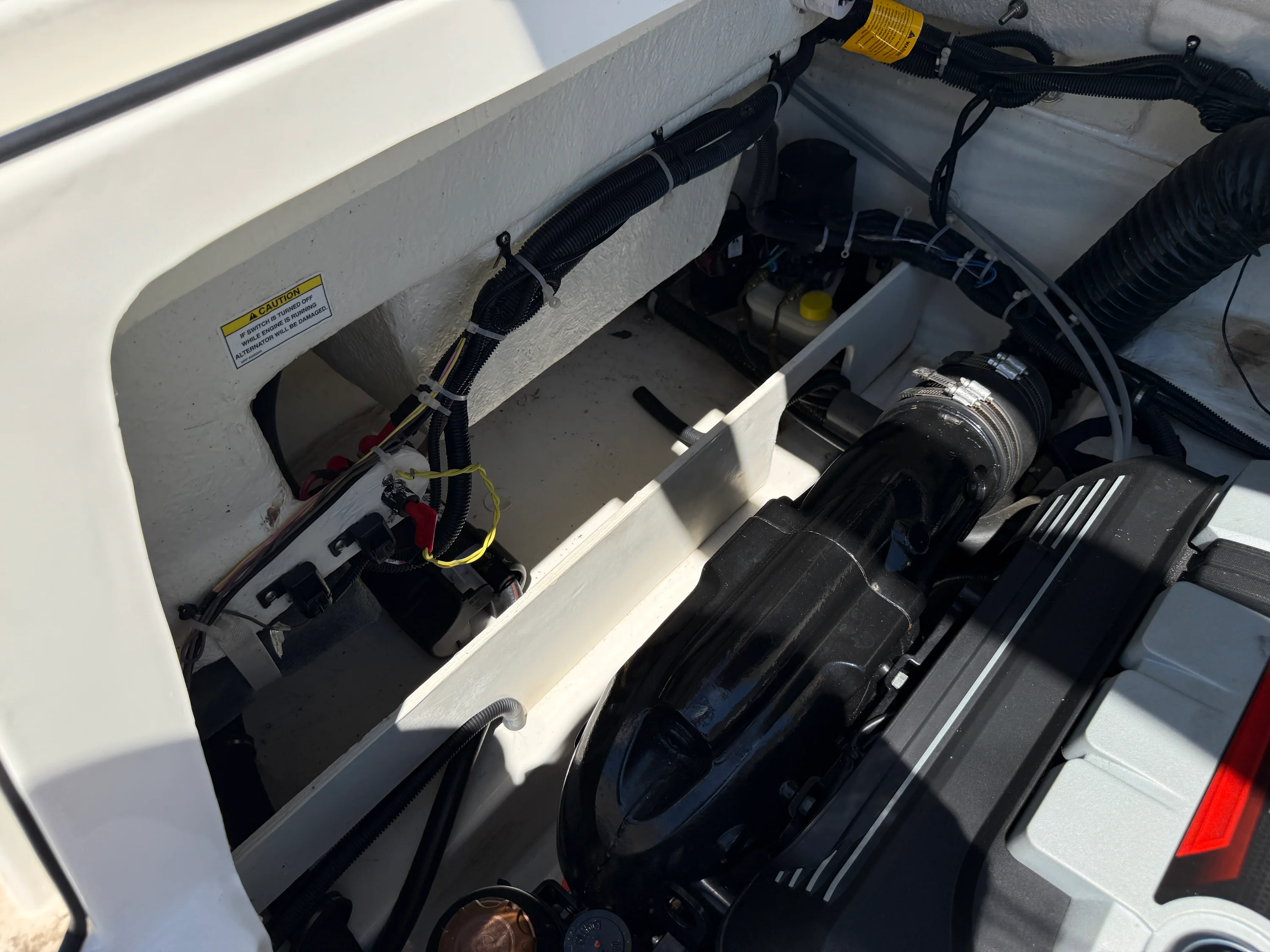 2019 Bayliner VR5 Image Thumbnail #20