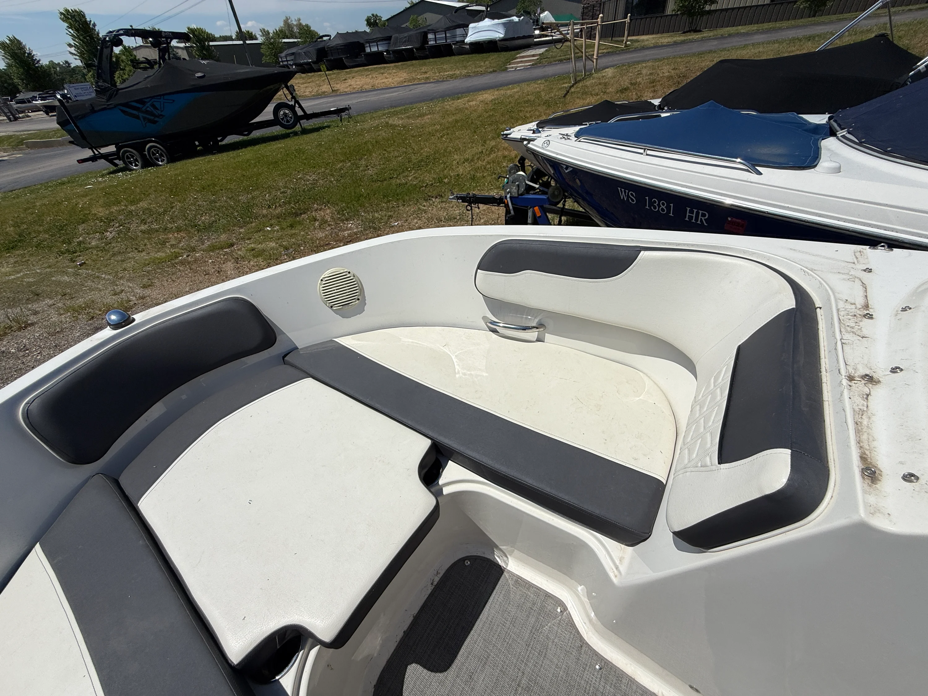 2019 Bayliner VR5 Image Thumbnail #16