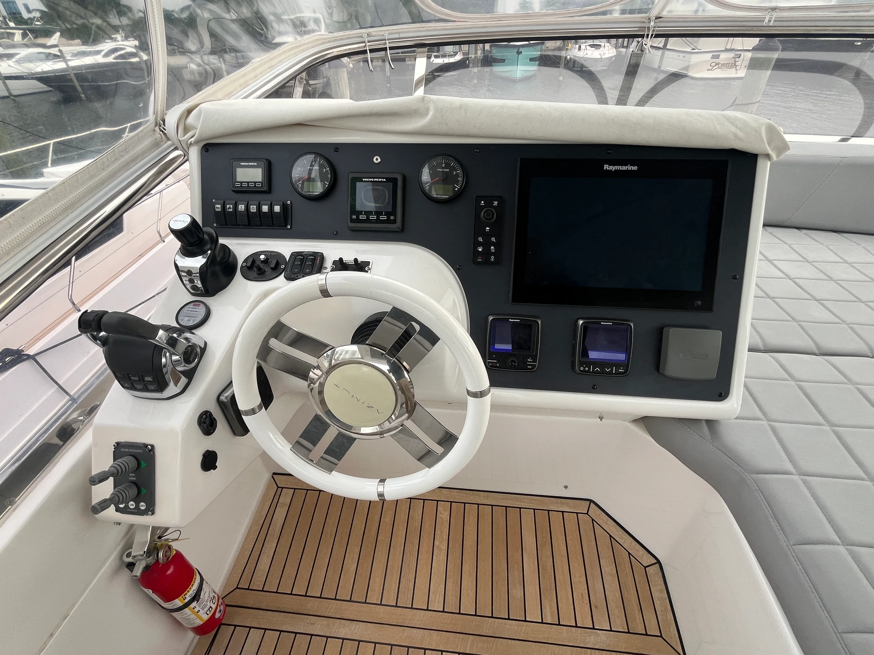 2015 Azimut 54 FLY Image Thumbnail #43