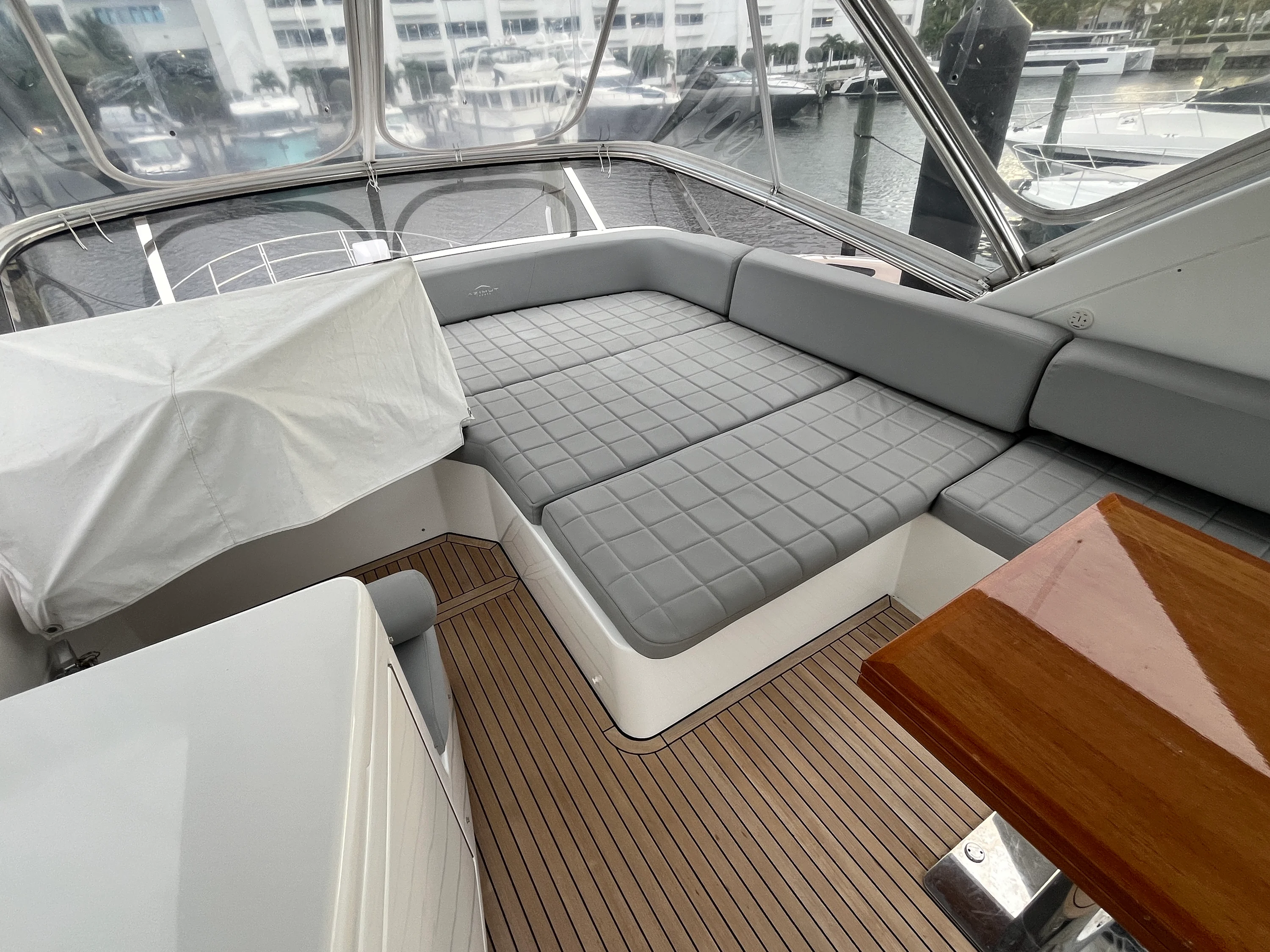 2015 Azimut 54 FLY Image Thumbnail #37