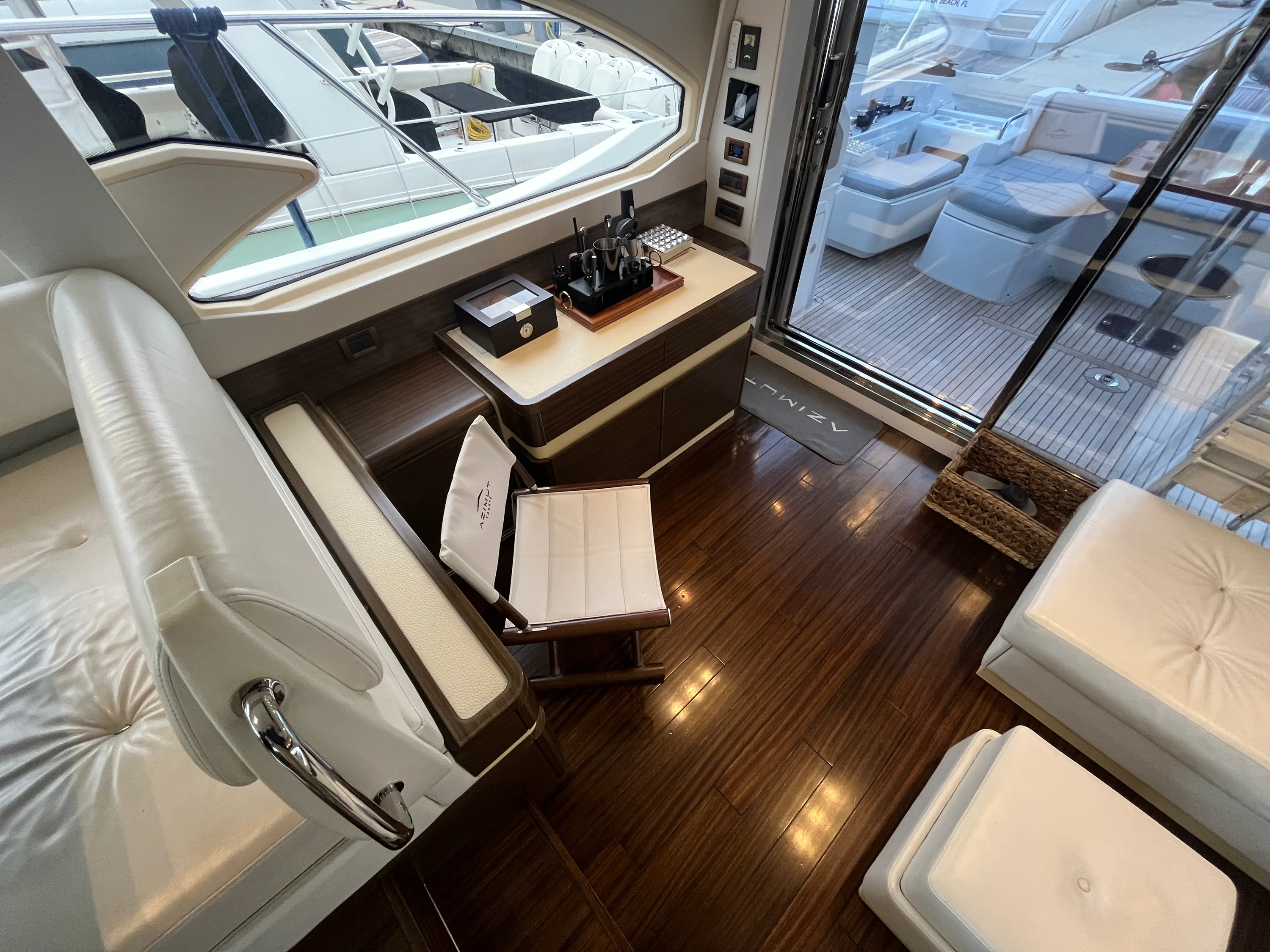 2015 Azimut 54 FLY Image Thumbnail #3