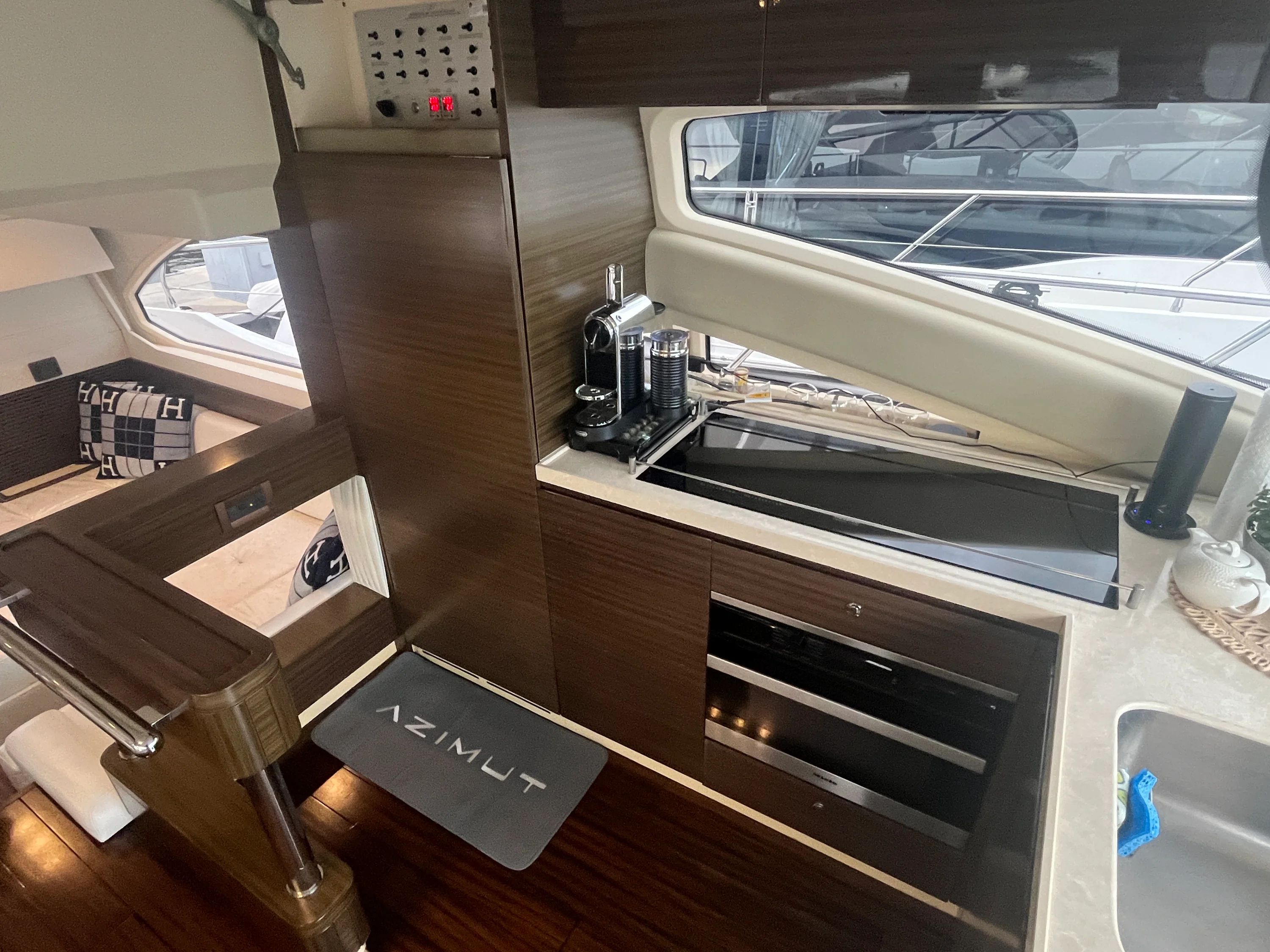 2015 Azimut 54 FLY Image Thumbnail #6