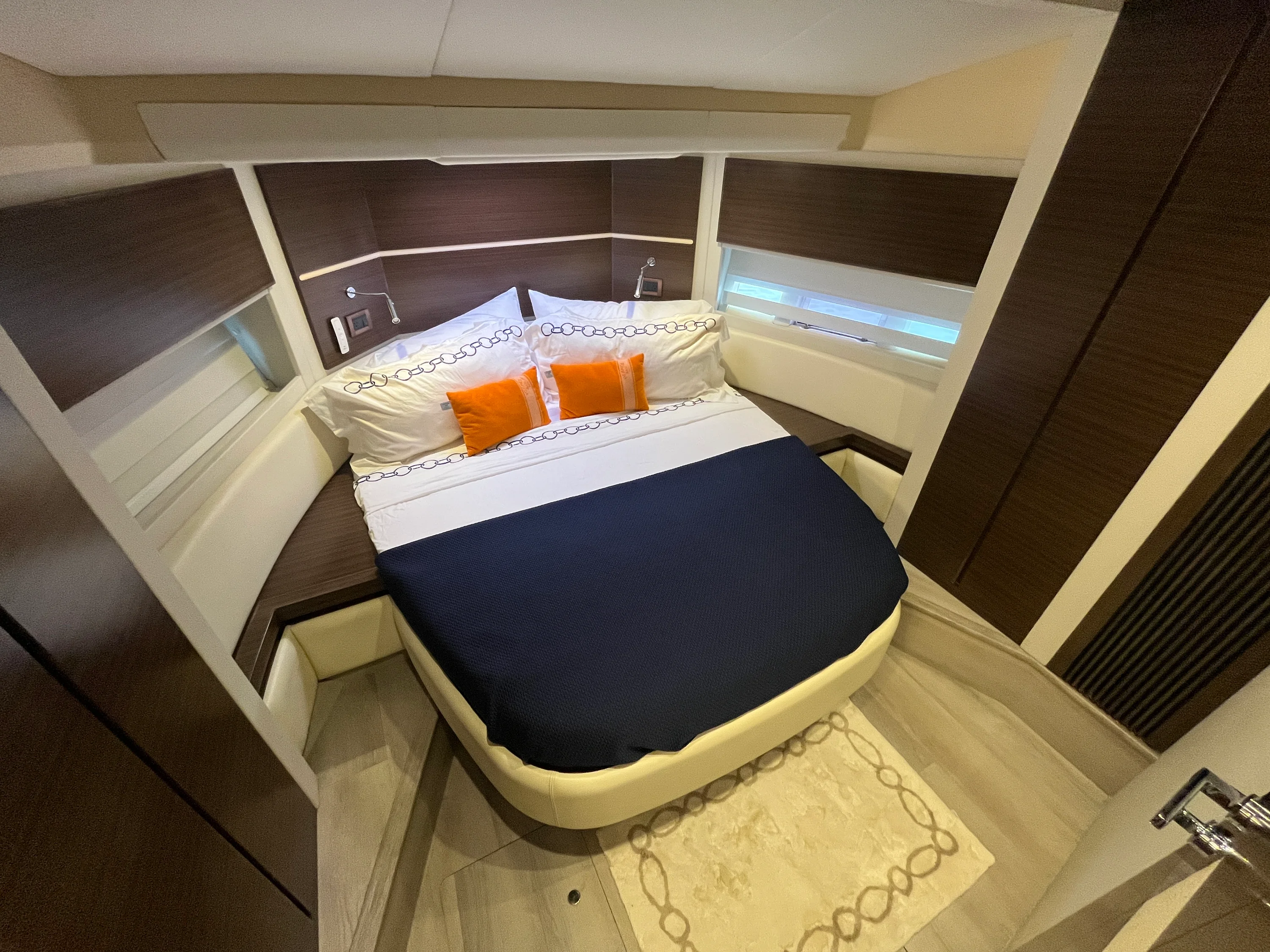 2015 Azimut 54 FLY Image Thumbnail #14