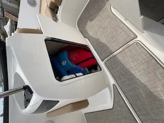 2023 Bayliner VR5 Bowrider I/O Image Thumbnail #4